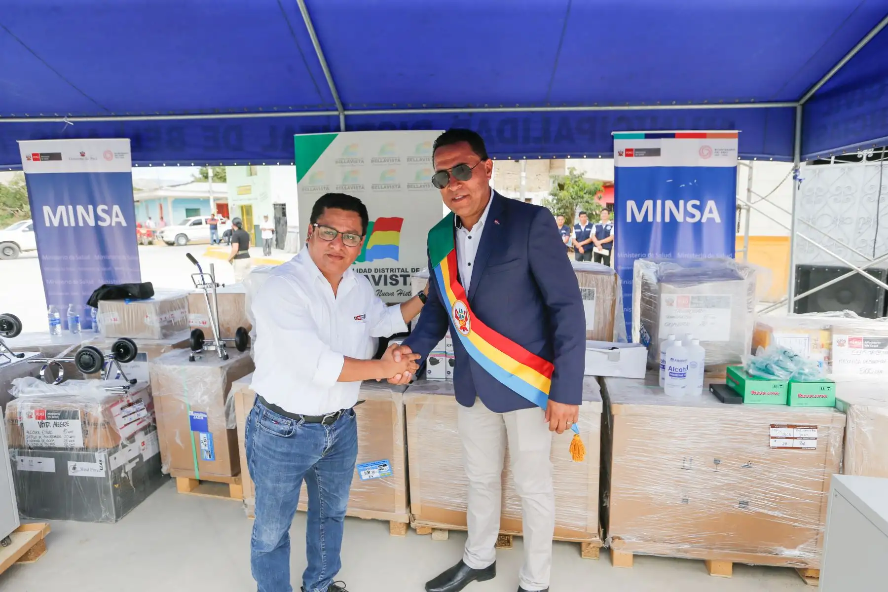 Ministro de salud César Vásquez entrega implementos médicos a establecimientos de salud en el distrito de Bellavista, provincia de Jaén, Cajamarca.
Foto: ANDINA/Difusión