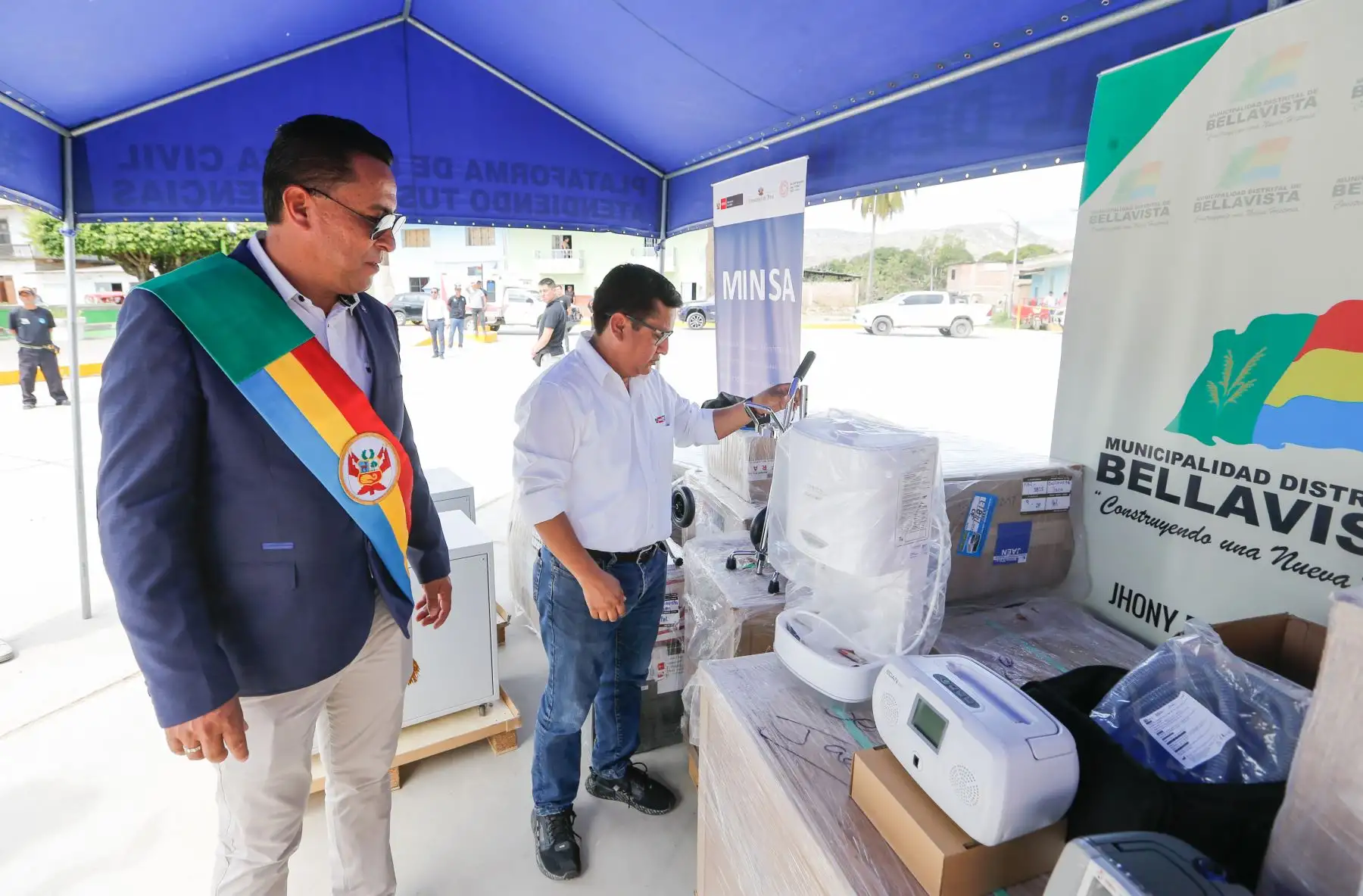 Ministro de salud César Vásquez entrega implementos médicos a establecimientos de salud en el distrito de Bellavista, provincia de Jaén, Cajamarca.
Foto: ANDINA/Difusión
