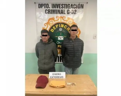 Policía Nacional detuvo a dos presuntos extorsionadores en Virú que amenazaban a una mujer con atentar contra su vida sino les pagaba.