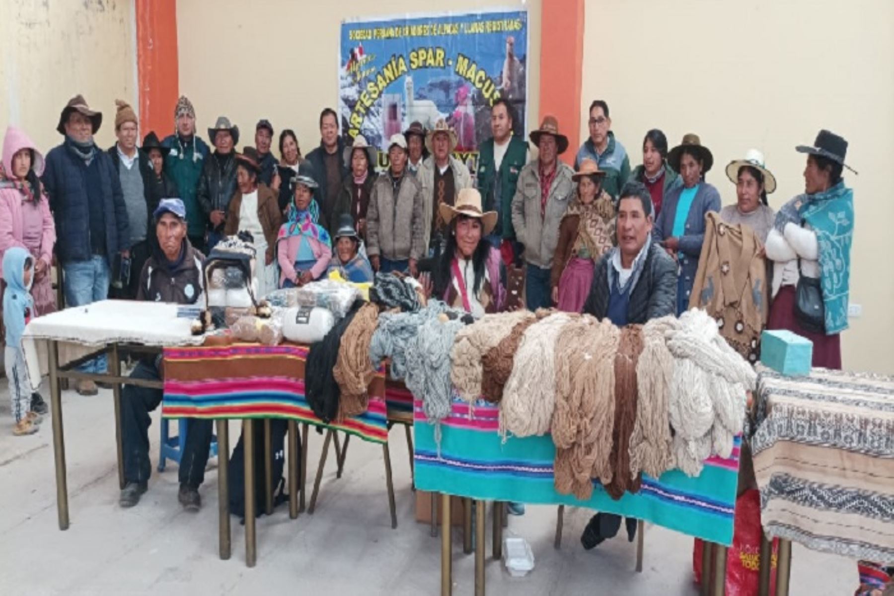 Agro Rural proyecta beneficiar este año a un total de 3,960 criadores alpaqueros de Arequipa y Puno.