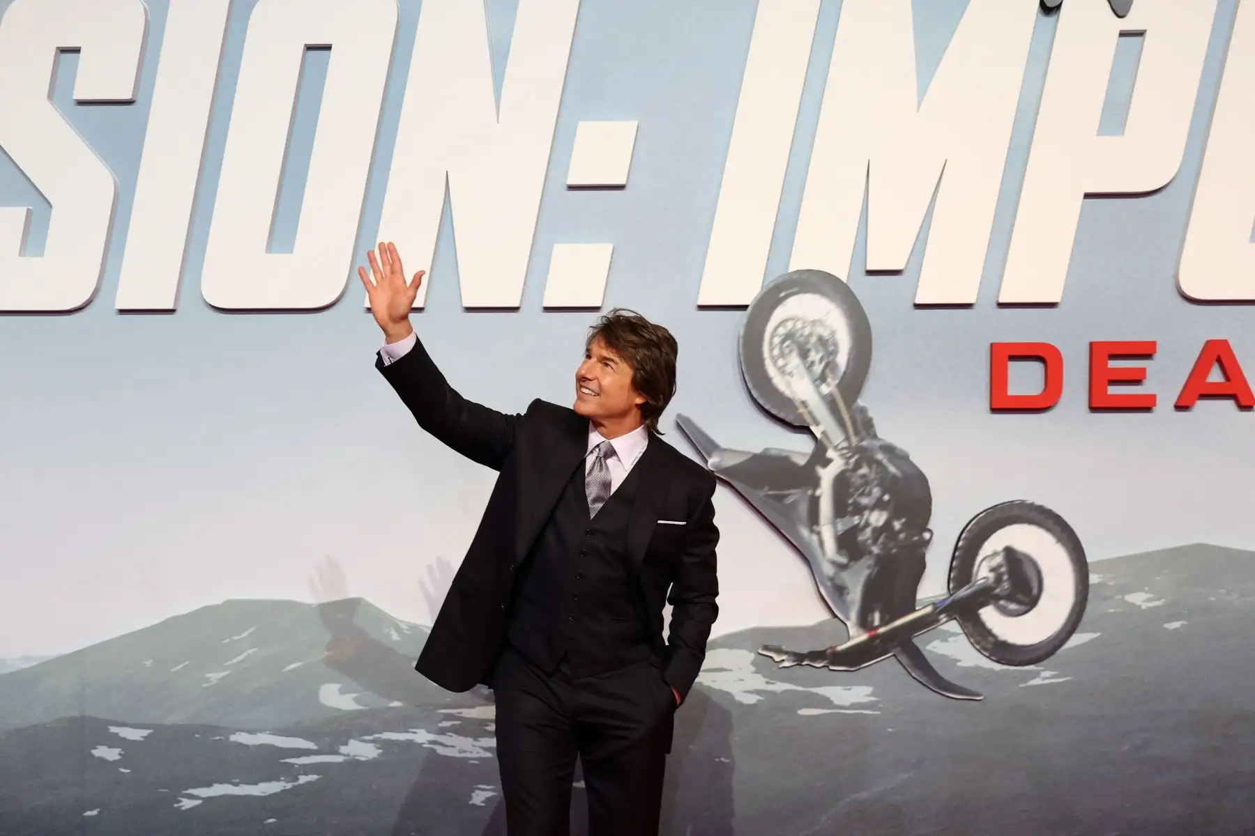 El actor estadounidense Tom Cruise posa en el estreno en Medio Oriente de 
