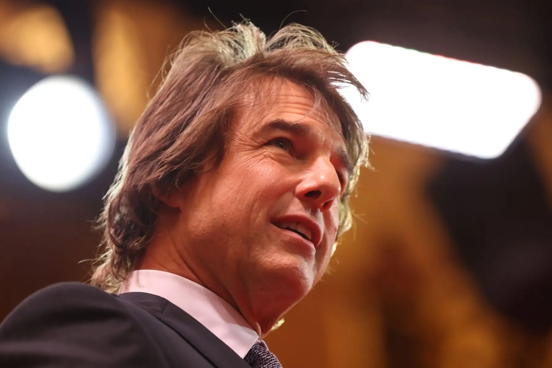 El actor estadounidense Tom Cruise es entrevistado en el estreno en Medio Oriente de 