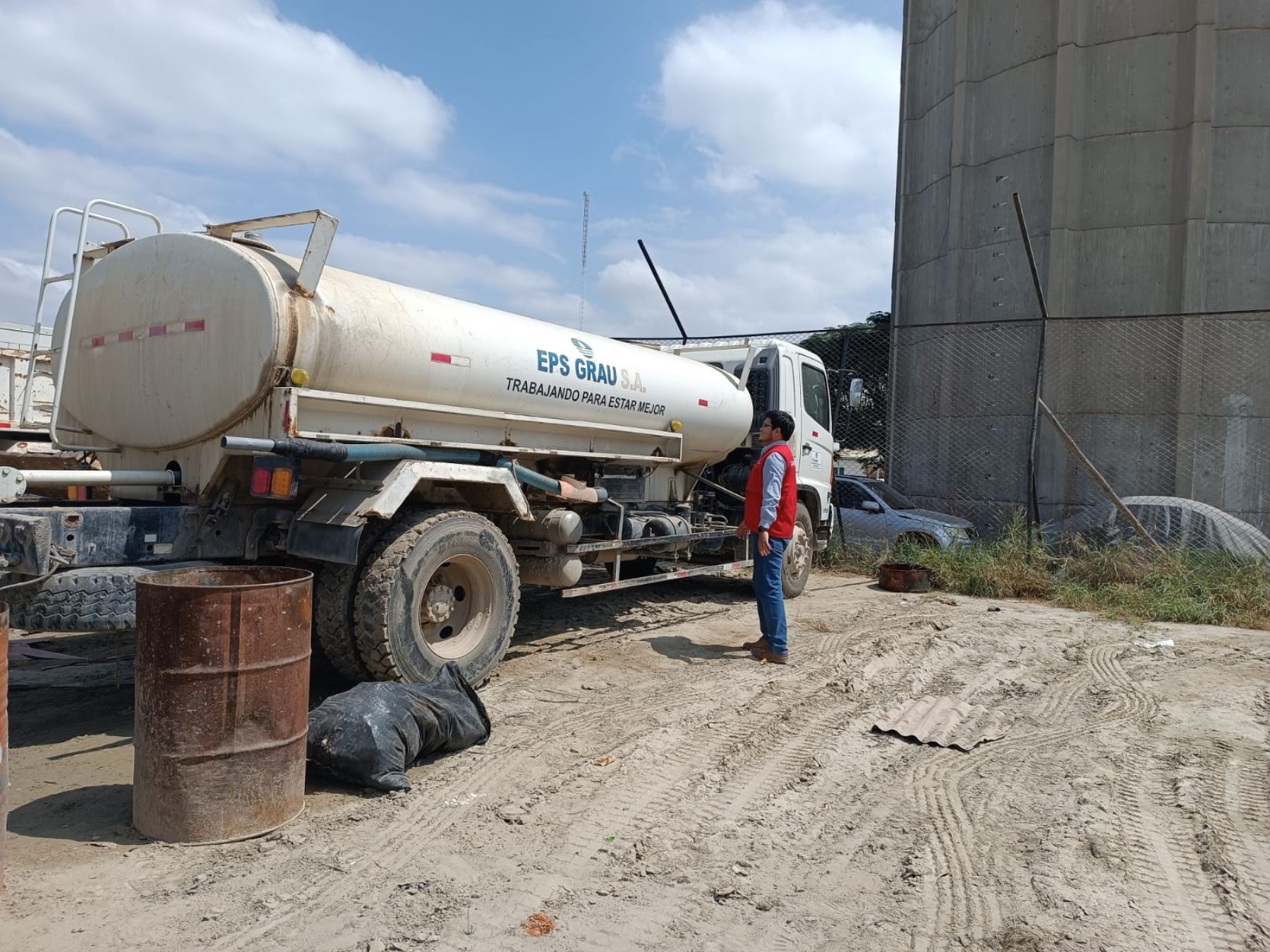 La Contraloría informó que la EPS Grau no usó la totalidad de sus camiones cisternas para repartir agua potable a la población pese al desabastecimiento ocasionado por las lluvias intensas.