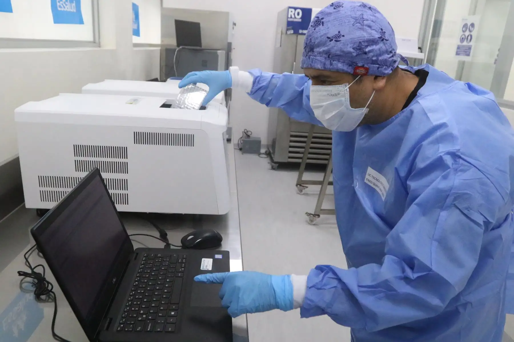 Essalud implementó pruebas moleculares que diagnostican dengue,zica y chikungunya en solo dos horas.FOTO:ANDINA/Hector Vinces.