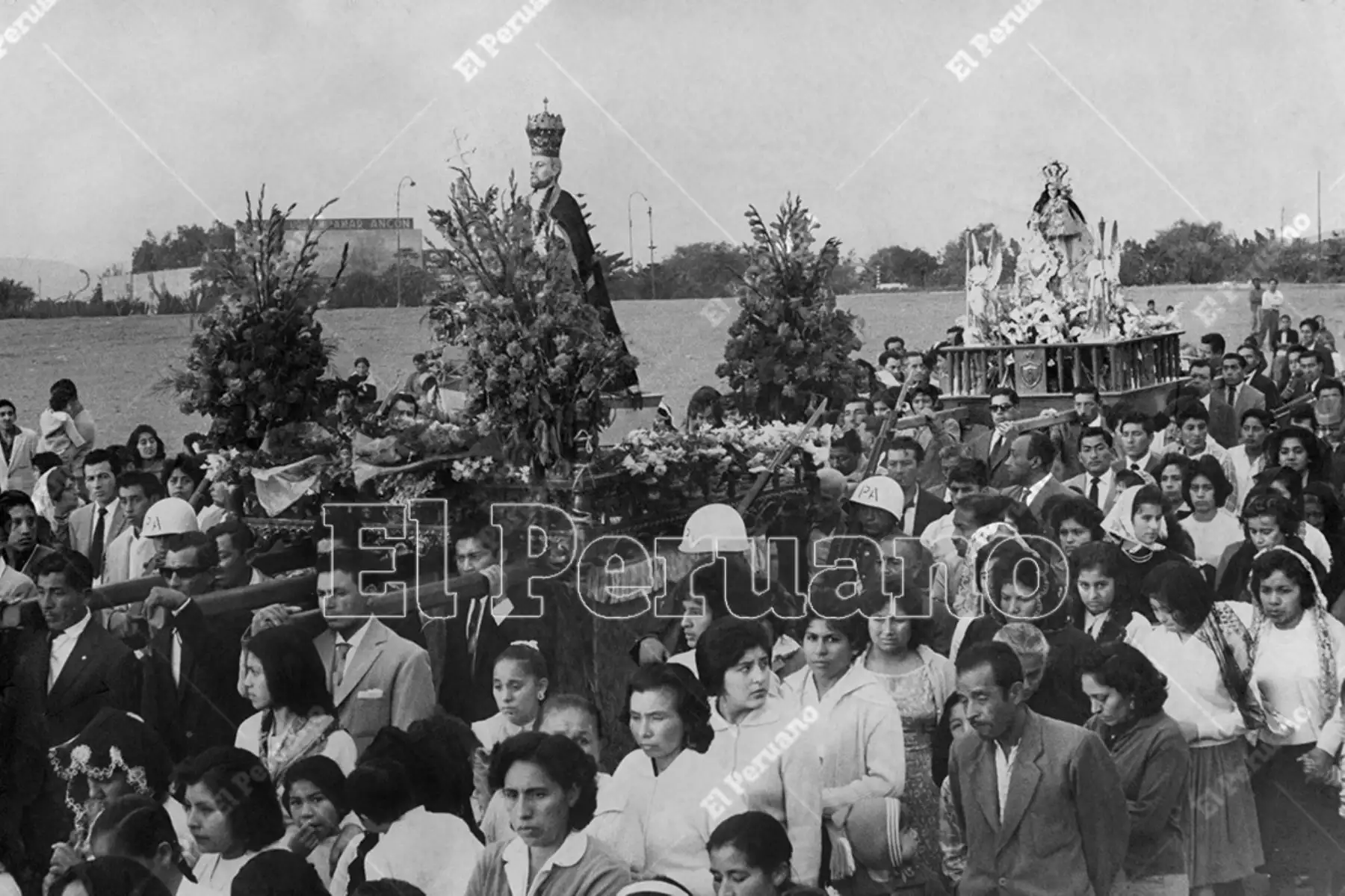 Lima - 29 junio 1962  / Procesión de San Pedro en Chorrillos.  Foto: Archivo Histórico de El Peruano / Máximo Miralles