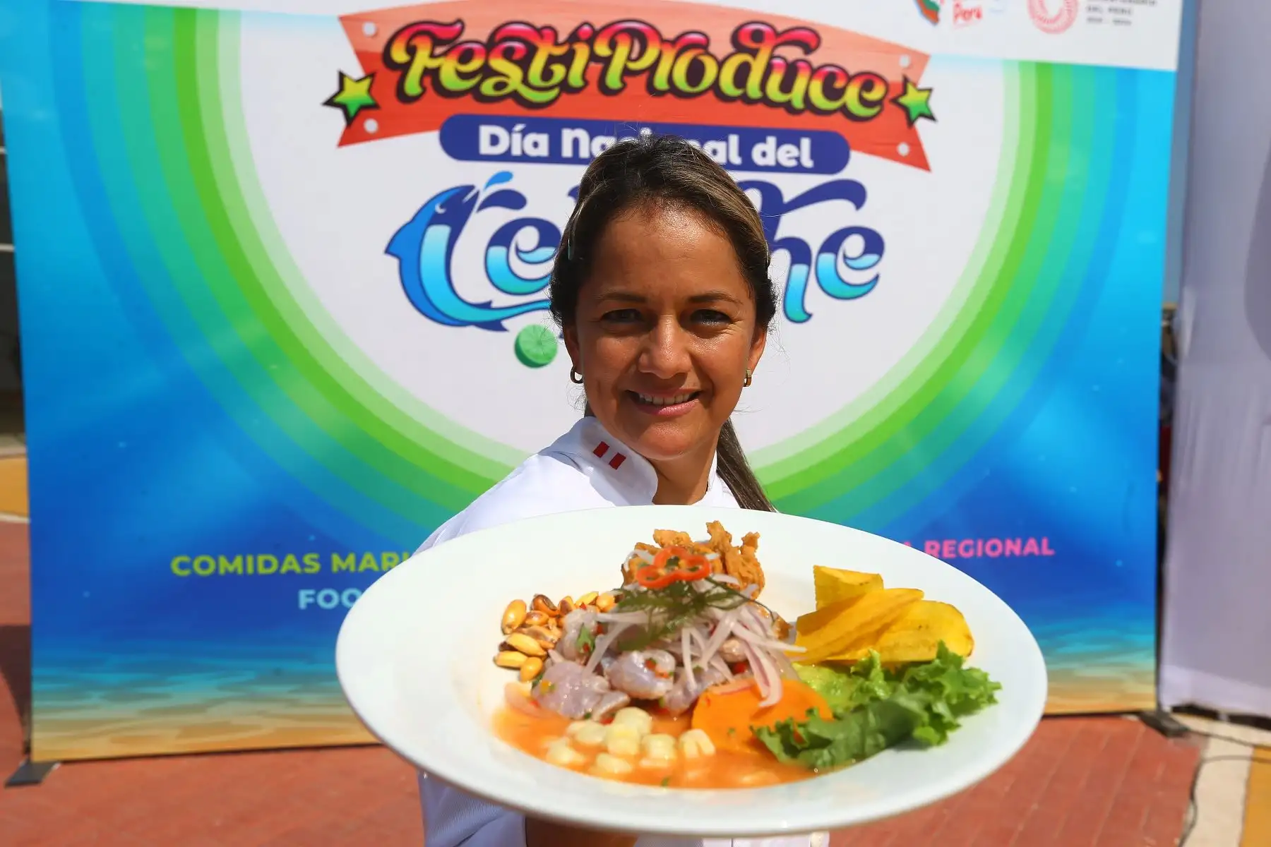 En el marco del Día del Cebiche, PRODUCE con el apoyo del Gobierno Regional del Callao  inaugura el Festiproduce, que reúne a más de 80 MYPE para celebrar a nuestro plato bandera.
Foto: ANDINA/Eddy Ramos