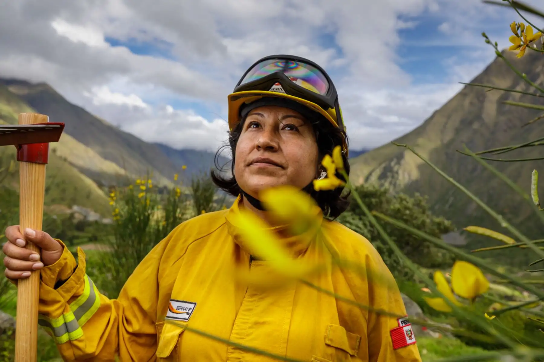 Jessica Morón trabaja como especialista coordinadora del Santuario Histórico de Machu Picchu desde el 2003. Ella ingresó al equipo del Servicio Nacional de Áreas Protegidas (Sernanp) de esa región para apoyar en la geolocalización de los incendios y el manejo de residuos sólidos. Entonces, las entidades públicas recién comenzaban a darse cuenta de la importancia de cuidar el ambiente y la naturaleza. Por eso al año siguiente le comunicaron que se encargaría de la atención de incendios.
Foto: ANDINA/Sernanp