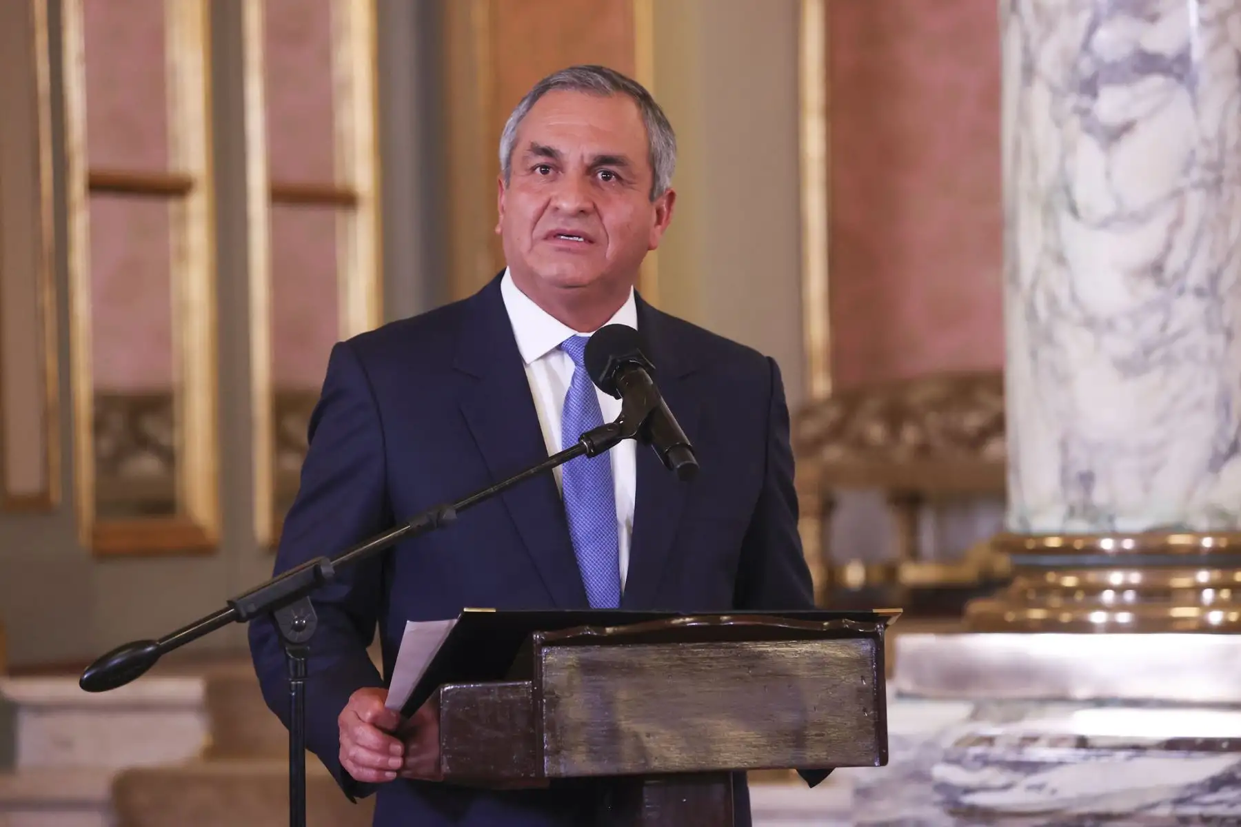 Presidenta de la república, Dina Boluarte condecoró y reconoció por las diferentes acciones meritorias e intervenciones policiales a valerosos policías del Perú.
Foto: ANDINA/Presidencia Perú