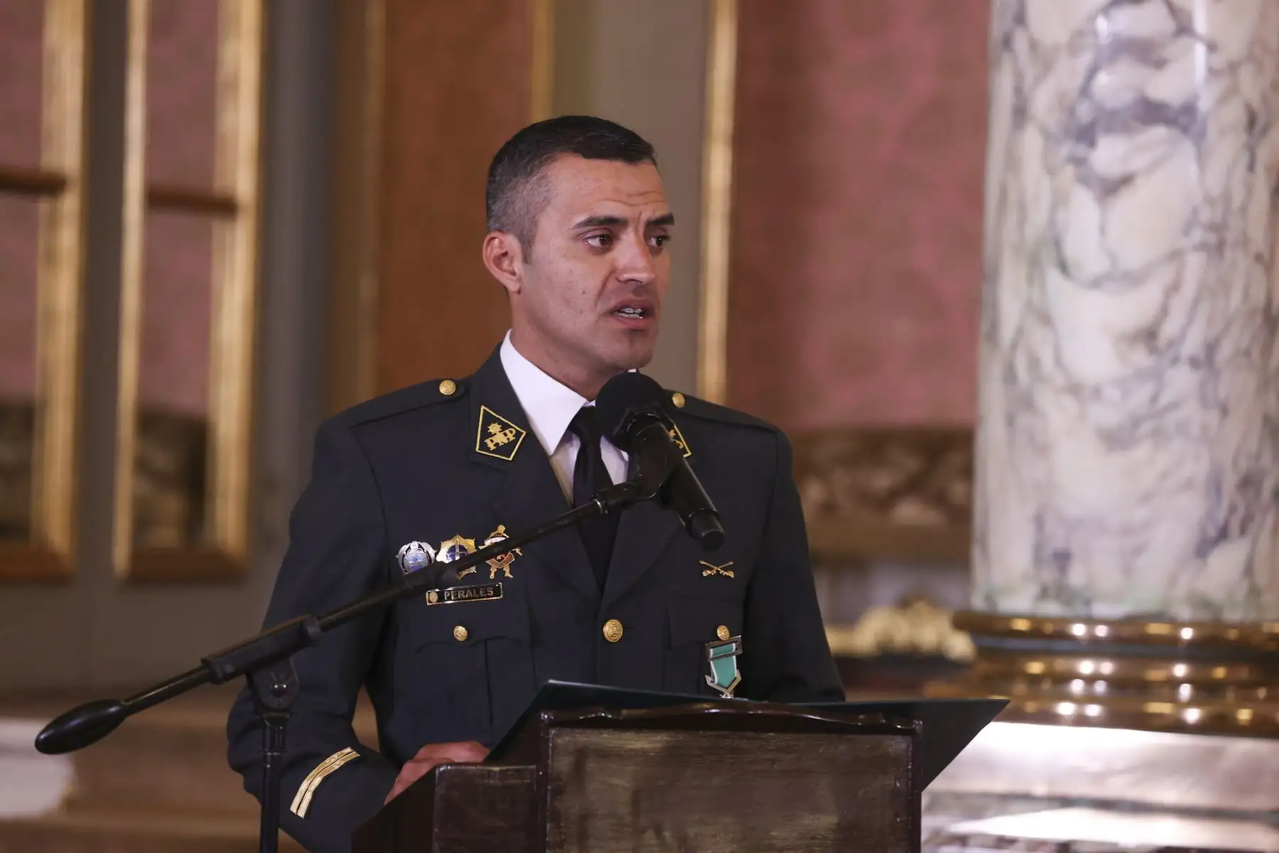 Presidenta de la república, Dina Boluarte condecoró y reconoció por las diferentes acciones meritorias e intervenciones policiales a valerosos policías del Perú.
Foto: ANDINA/Presidencia Perú