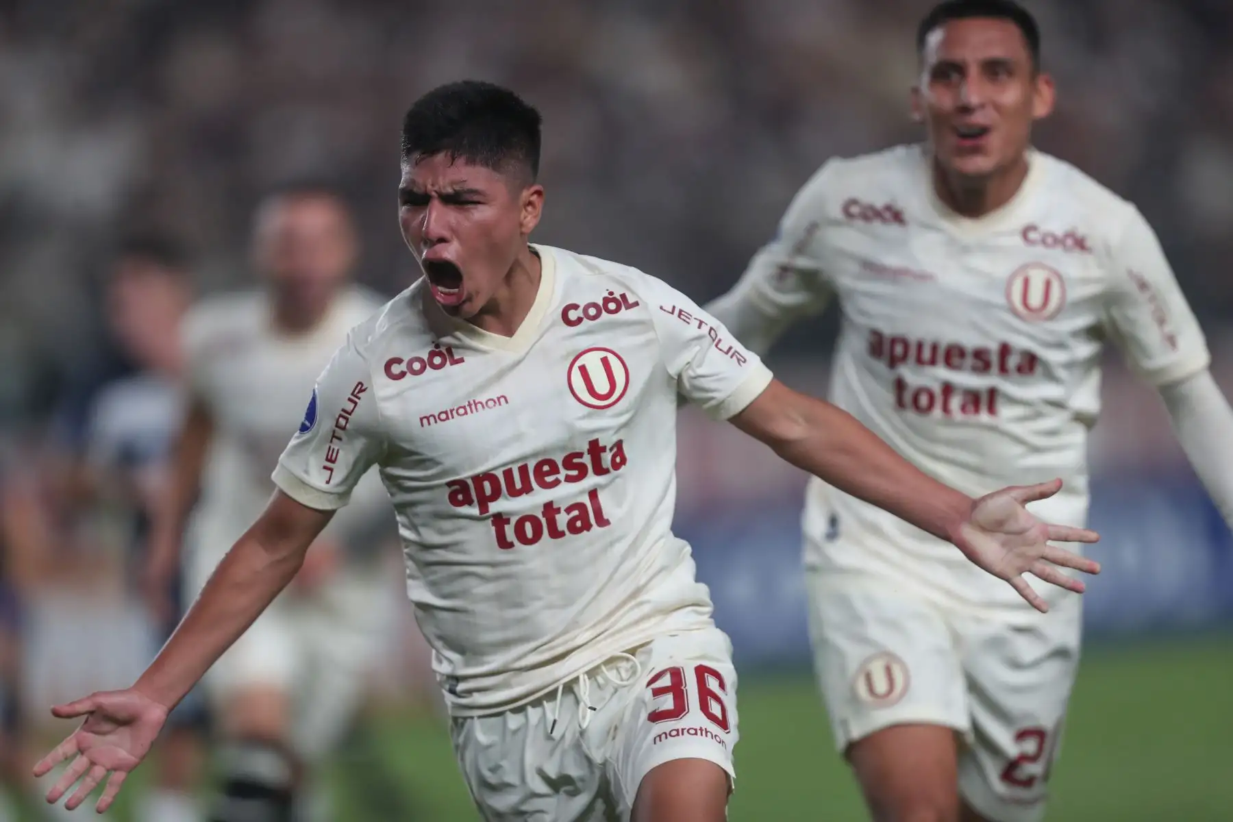 El jugador de Universitario de Deportes, Piero Quispe, anotó un golazo de media distancia durante el encuentro ante Gimnasia y Esgrima por el Grupo G de la Copa Sudamericana 2023.
Foto: ANDINA/Ricardo Cuba