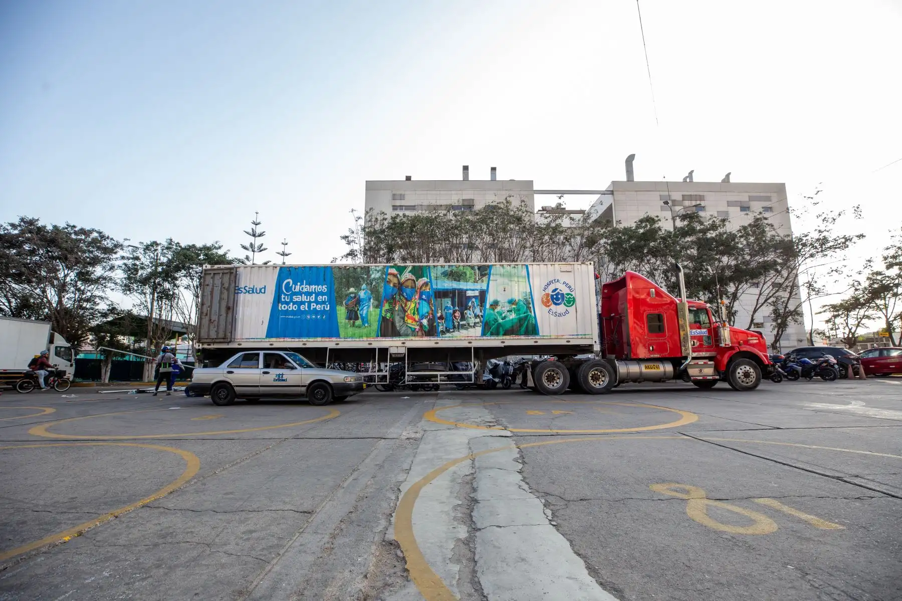 Brigadas de Hospital Perú se desplazan a Tarapoto para desembalse clínico y quirúrgico.
Foto: ANDINA/EsSalud