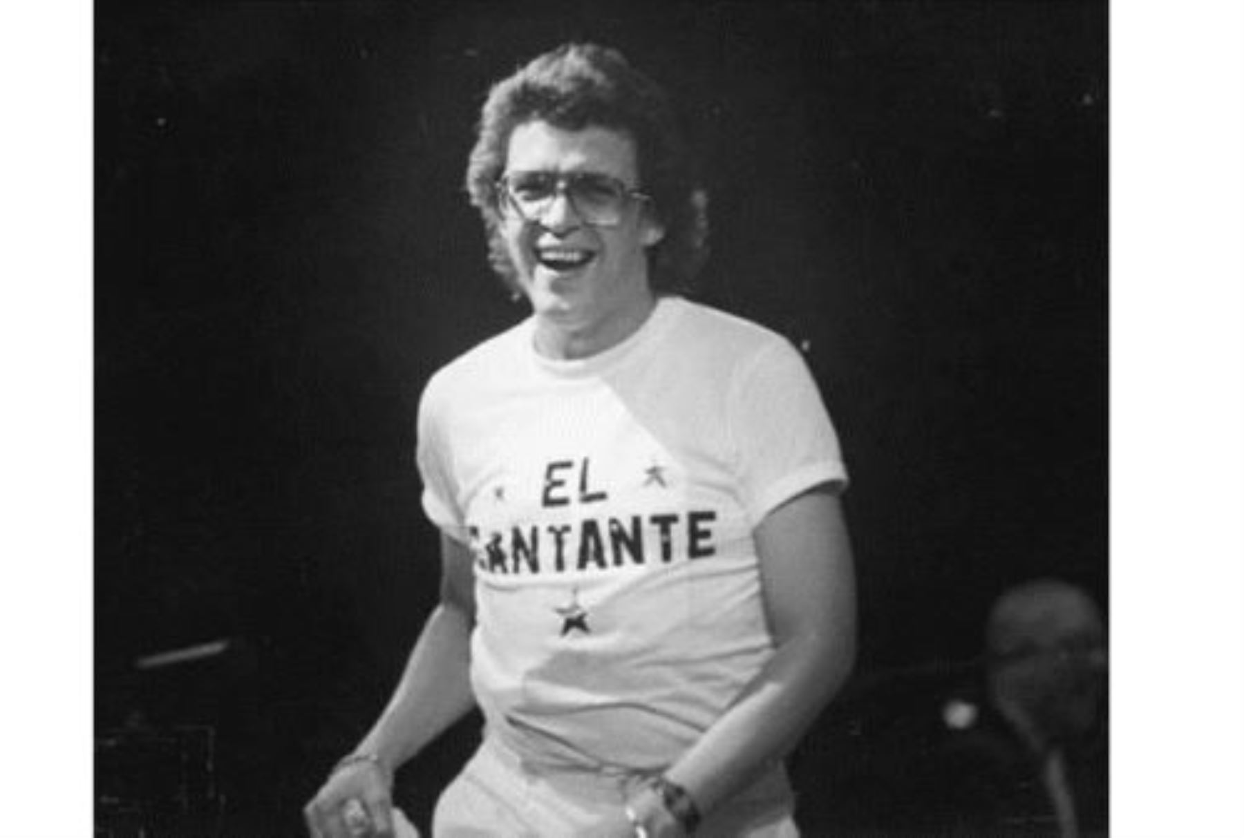 Hoy se cumplen 30 años de la trágica partida de Héctor Lavoe, muerte que enlutó para siempre a los amantes del género salsa. Su vida, plagada de excesos, se apagó un día como hoy a consecuencia de un infarto al corazón y sus retos yacen en Puerto Rico. 
Foto: Internet/Medios