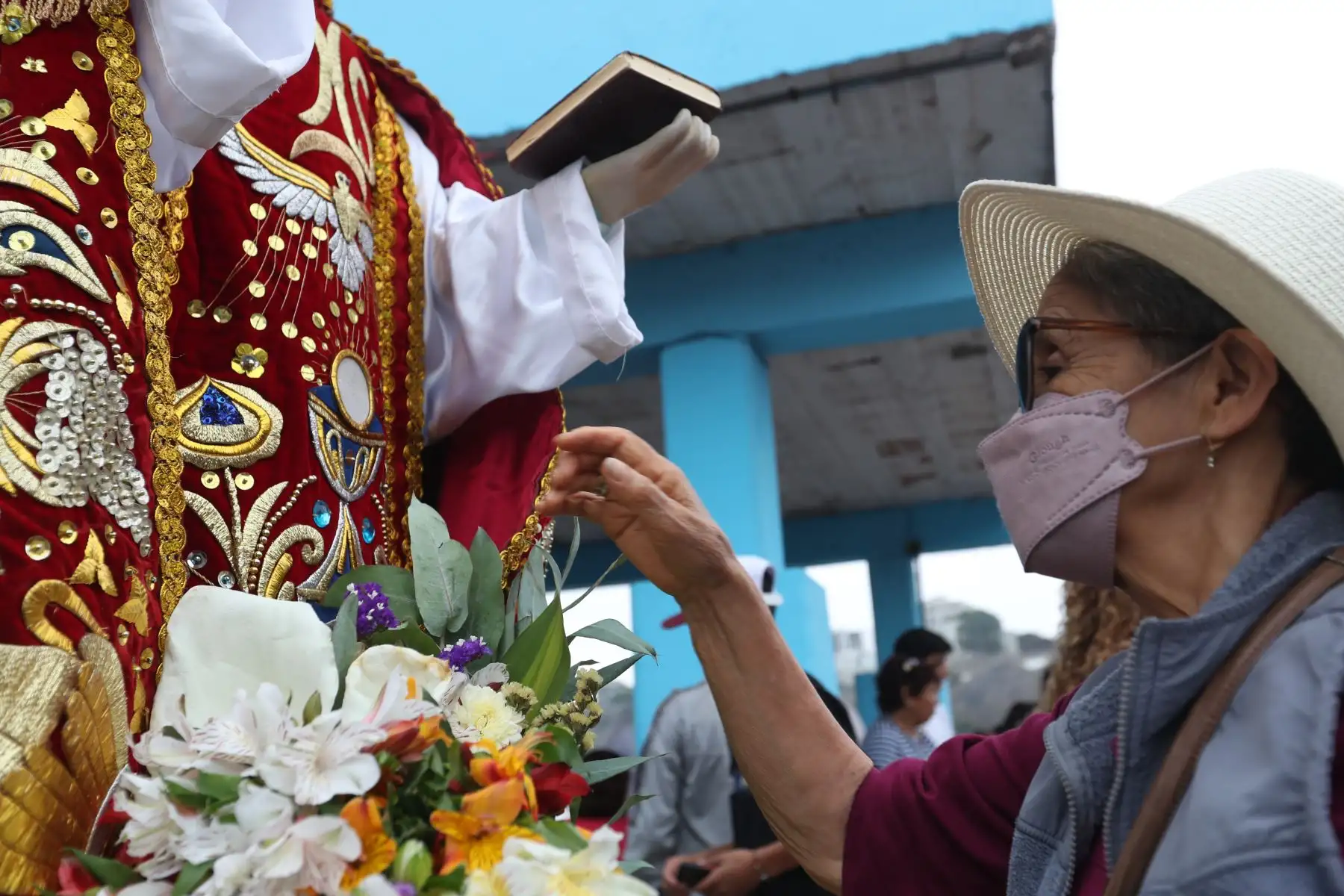 Miles de pescadores y fieles acuden masivamente a la playa Pescadores de Chorrillos para rendirle homenaje a las imágenes de San Pedro y San Pablo. Foto: ANDINA/Daniel Bracamonte
