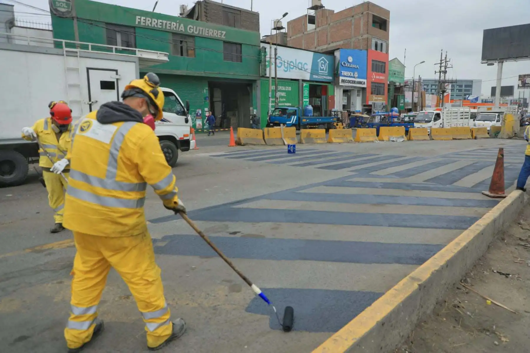 Tras cinco años de estar cerrados tres tramos de la Carretera Central por los trabajos de la Línea 2 del Metro de Lima, los puntos que se encontraban bloqueados con muros y tranqueras en las zonas de tres pozos de ventilación de la futura línea férrea subterránea, en el distrito de Ate Vitarte. Foto: ANDINA/ MTC