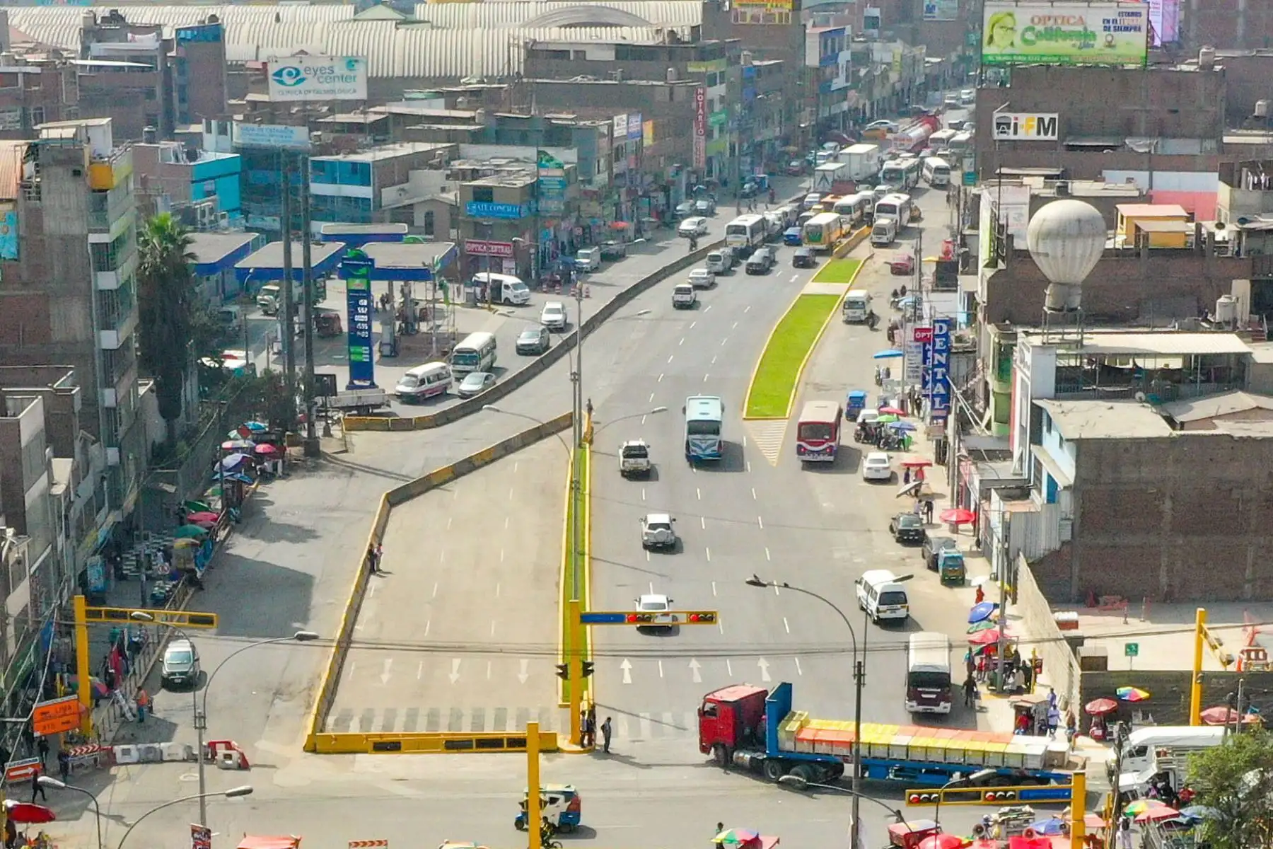 Las zonas liberadas corresponden a las cuadras 45, 55 y 20 de la av. Nicolás Ayllón, en las áreas de los pozos de ventilación 25, 26 y 19, respectivamente. Las principales acciones de reapertura se iniciaron el viernes 23 y finalizaron el miércoles 28. Foto: ANDINA/ MTC