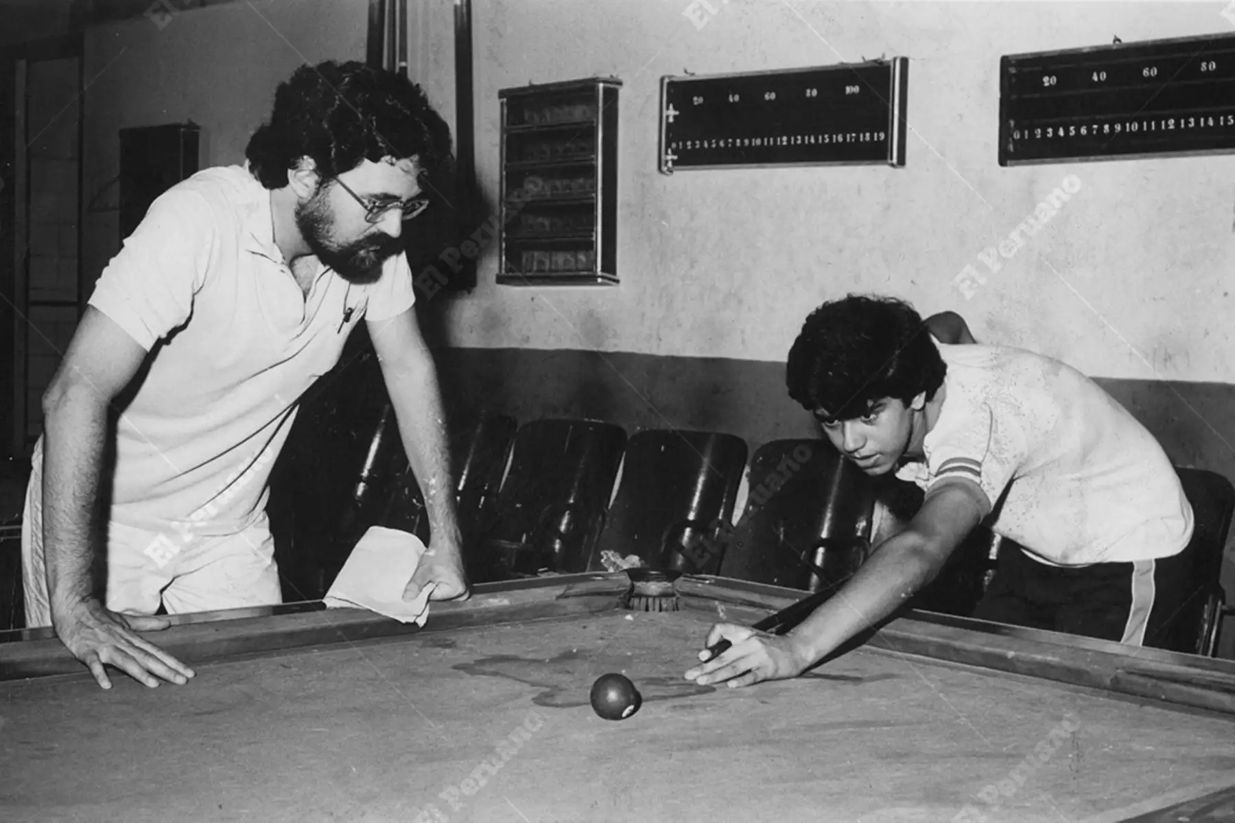 Lima - 1983 / Francisco Lombardi dirigiendo una escena de la película Maruja en el infierno. Foto: Difusión / Archivo Histórico de El Peruano