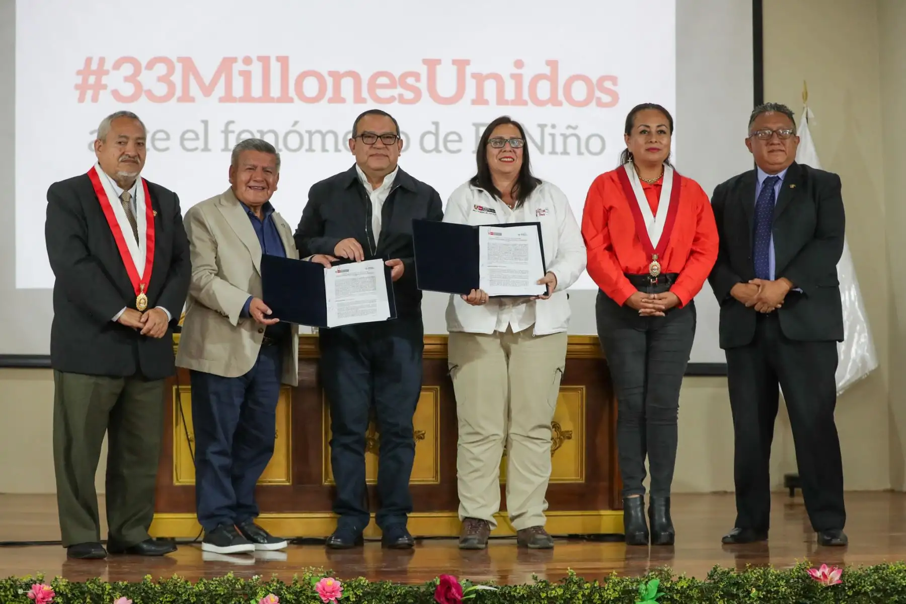 Representantes del Ejecutivo, del Gobierno Regional de La Libertad y del Congreso. Foto: ANDINA/difusión.