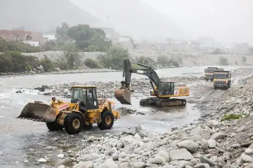 Trabajos de limpieza del cauce de un río. ANDINA/Difusión
