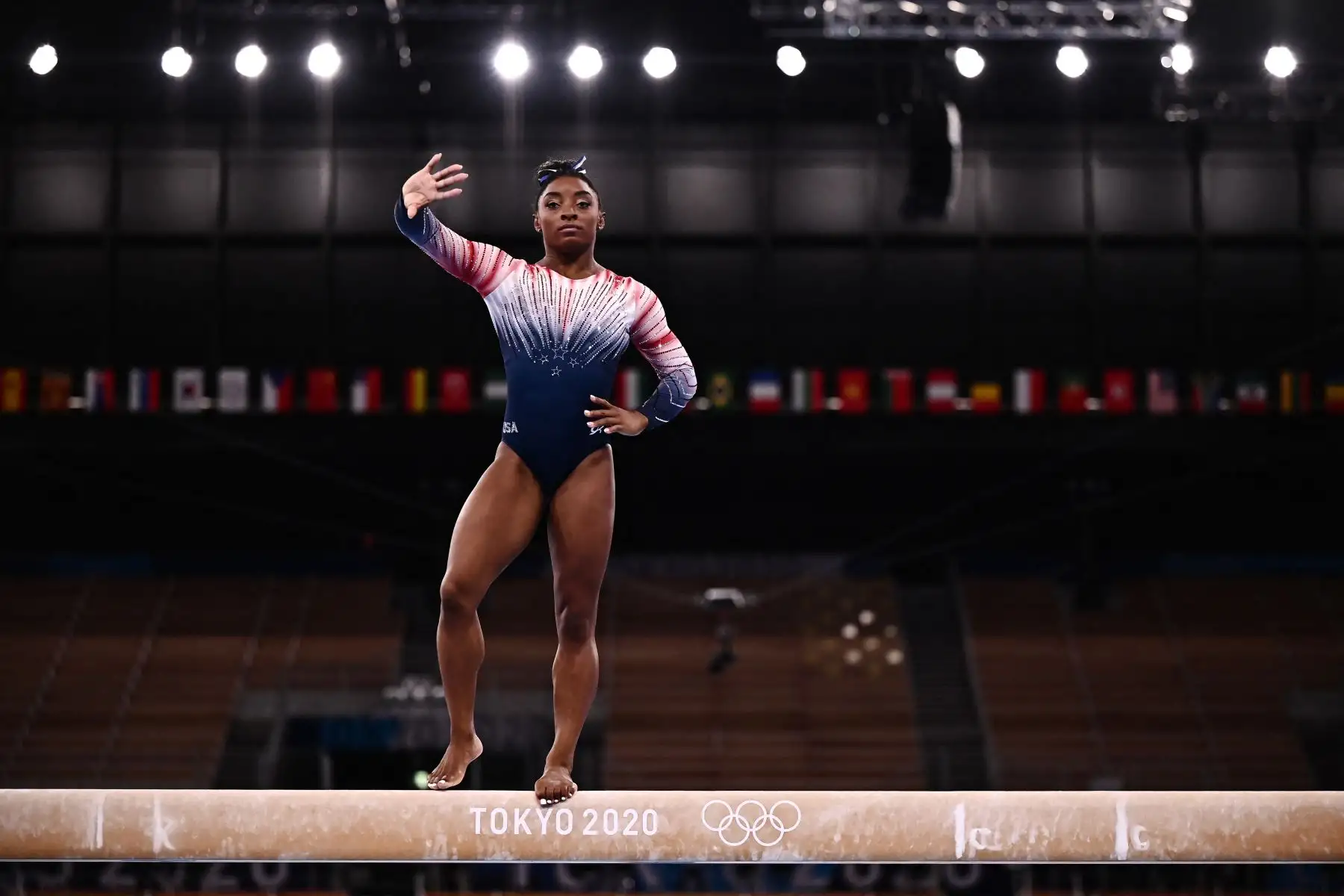 La estadounidense Simone Biles asiste a una sesión de entrenamiento antes de la final de la barra de equilibrio femenina de gimnasia artística de los Juegos Olímpicos de Tokio 2020 en el Ariake Gymnastics Center en Tokio el 3 de agosto de 2021.
Foto: AFP