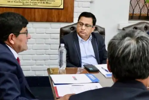 Con la participación del ministro de Salud, César Vásquez, el presidente de la Asamblea Nacional de Gobiernos Regionales (ANGR), Rohel Sánchez, y gobernadores de diversas regiones del país, se realizó la “Sexta Sesión Ordinaria del Consejo Directivo” donde se analizaron problemáticas y se plantearon propuestas estratégicas para reducir las brechas en el sector y fortalecer el primer nivel de atención de salud.