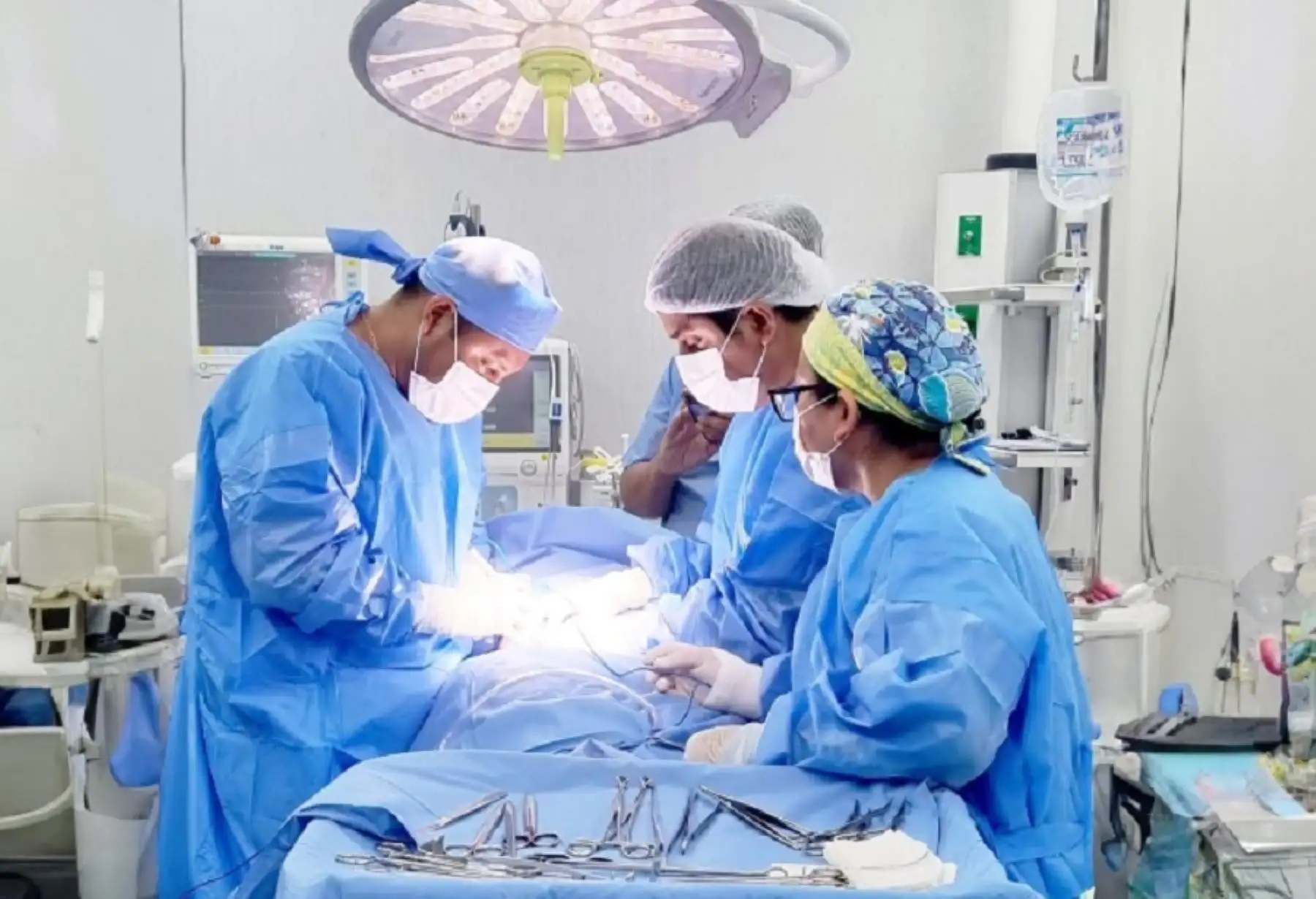 Con éxito se realizó la primera intervención quirúrgica en la sala de operaciones multifuncional del nuevo Hospital de Apoyo de Chulucanas II-1, en Piura, construido e implementado por la Autoridad para la Reconstrucción con Cambios