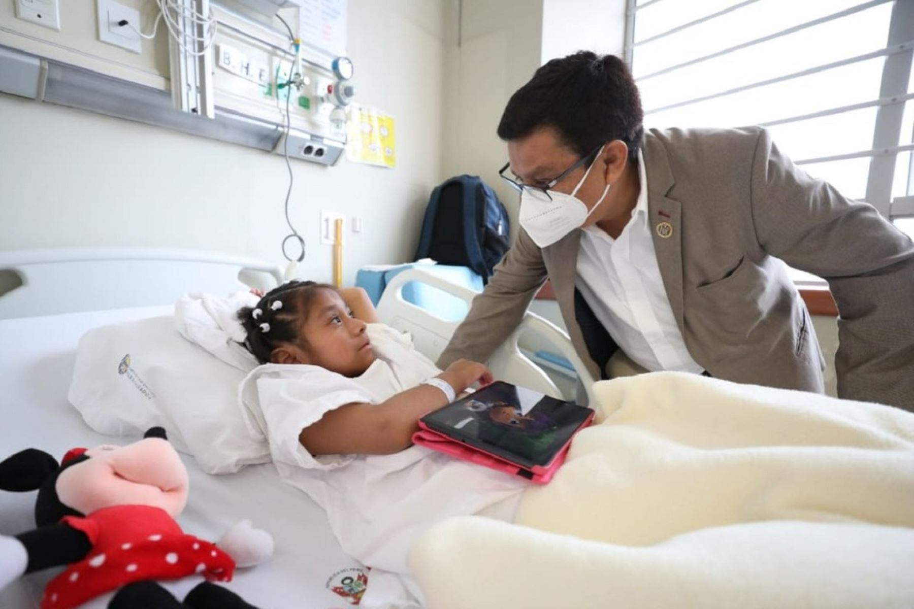 El ministro de salud, César Vásquez realizó visitas inopinadas a diversos hospitales de la capital