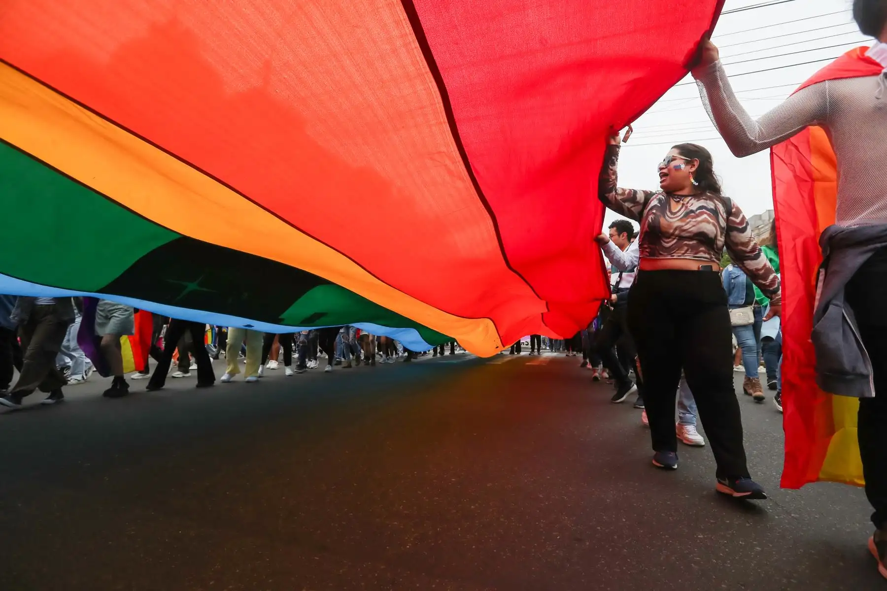 Con mucho color se vivió la marcha del orgullo gay 2023 en un pasacalle que inicio en Campo de Marte y finalizo en la plaza alameda 28 de julio pasando previamente por la avenida Inca Garcilaso de la Vega.
Foto: ANDINA/Ricardo Cuba