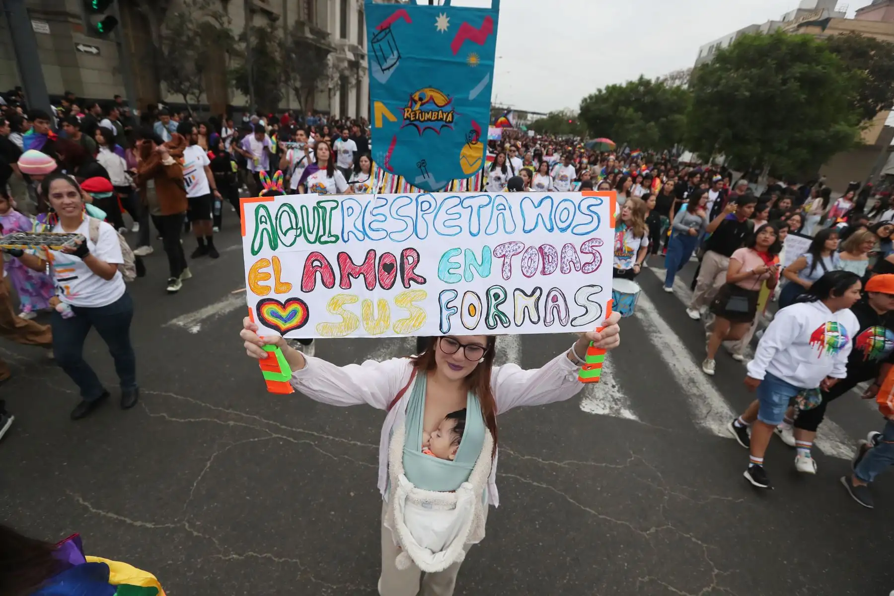 Con mucho color se vivió la marcha del orgullo gay 2023 en un pasacalle que inicio en Campo de Marte y finalizo en la plaza alameda 28 de julio pasando previamente por la avenida Inca Garcilaso de la Vega.
Foto: ANDINA/Ricardo Cuba