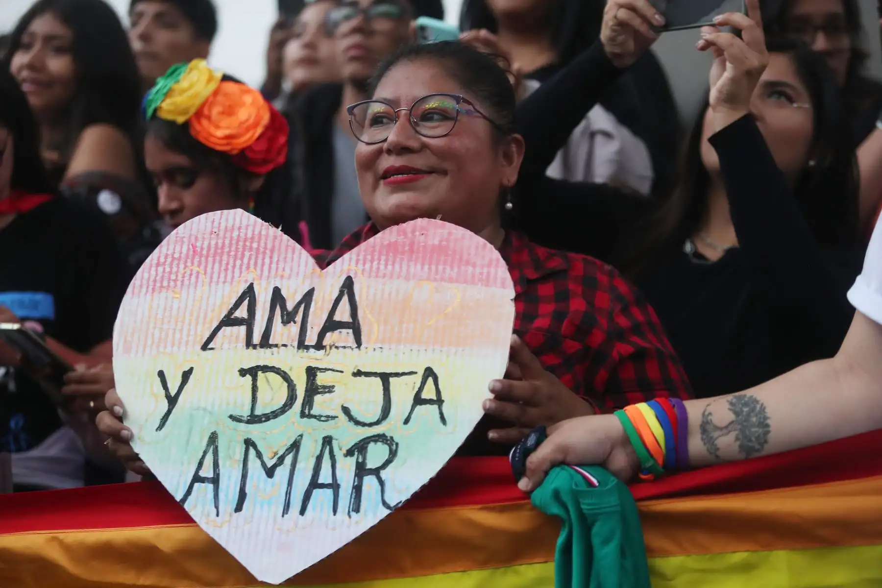 Con mucho color se vivió la marcha del orgullo gay 2023 en un pasacalle que inicio en Campo de Marte y finalizo en la plaza alameda 28 de julio pasando previamente por la avenida Inca Garcilaso de la Vega.
Foto: ANDINA/Ricardo Cuba