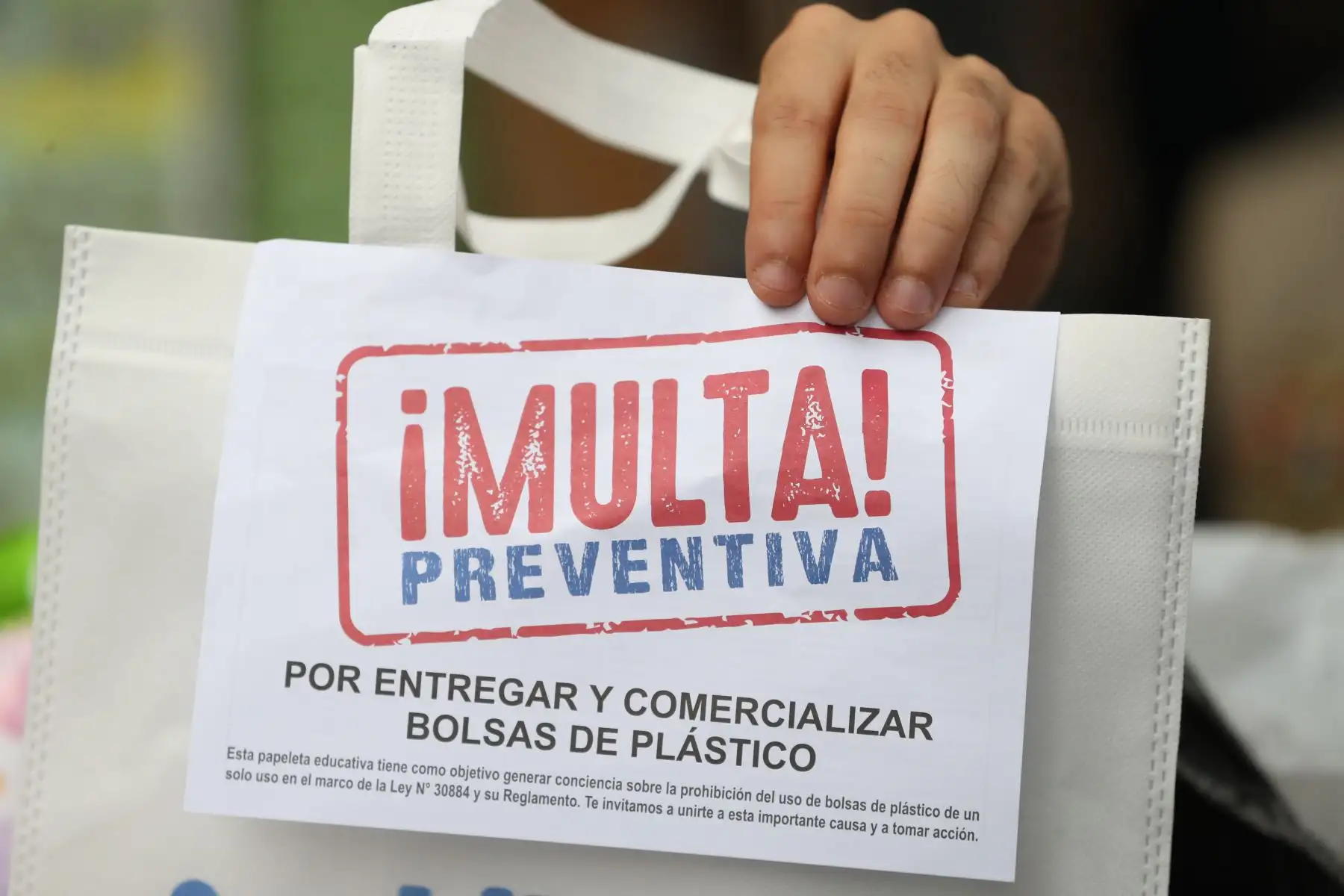 El Ministerio del Ambiente lanzó una campaña nacional de sensibilización y fiscalización preventiva sobre el uso de bolsas de plástico de un solo uso y envases descartables. Durante el lanzamiento participó la ministra Albina Ruiz, y la alcaldesa de Lince. Foto: ANDINA/Daniel Bracamonte