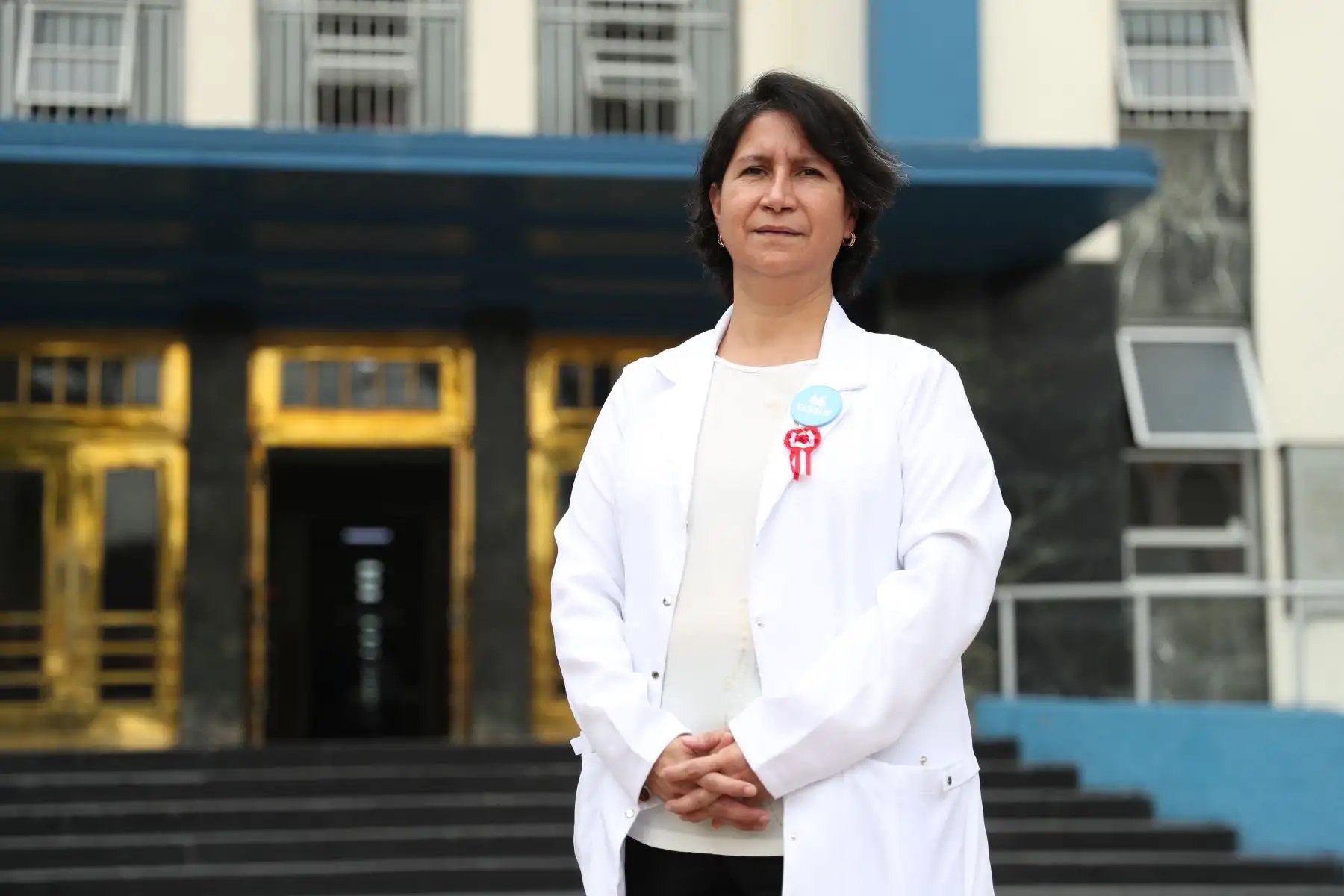 Ella es la Dra. Luciola Vásquez, coordinadora de Trasplante Pediátrico del Hospital Guillermo Almenara de EsSalud, en donde la bebé de 10 meses Lauren Gálvez Guerrero se sometió a una operación de trasplante de hígado a través de la técnica split, la cual resultó exitosa. Foto: ANDINA/Daniel Bracamonte