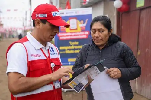 La campaña nacional Lote Empadronado por el Título Anhelado está dirigida a los pobladores de posesiones informales. Foto: ANDINA/Cofopri
