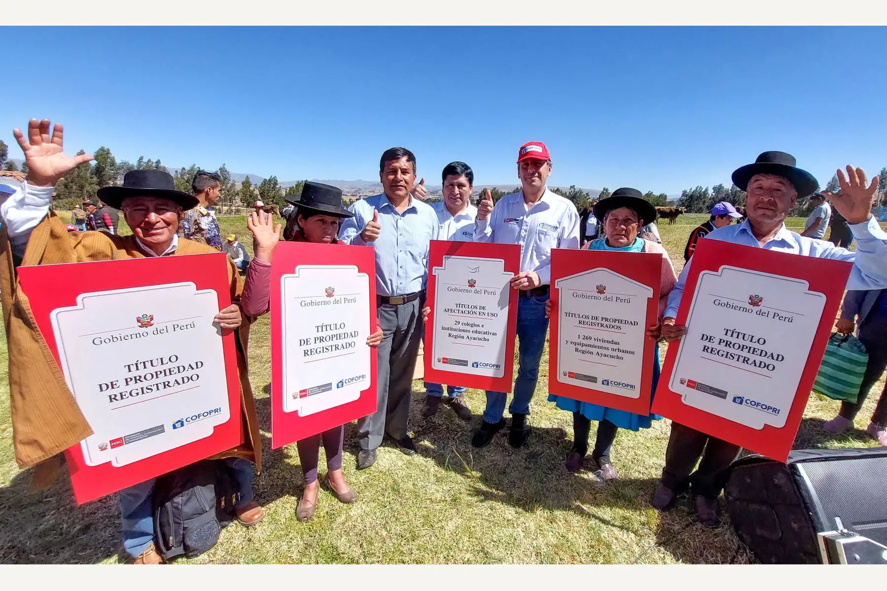 El Organismo de Formalización de la Propiedad Informal -  COFOPRI, impulsa campaña para entregar títulos de propiedad a pobladores de la región Ayacucho.
Foto: COFOPRI