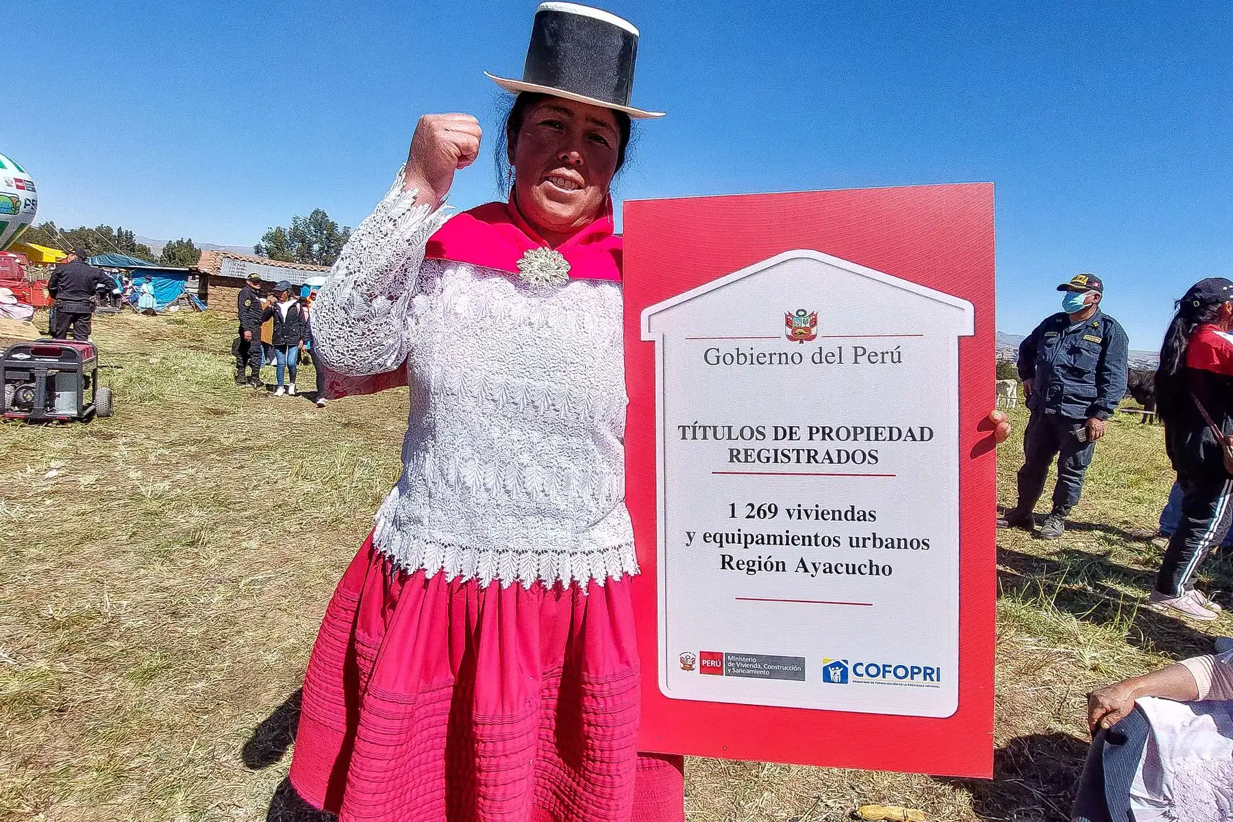 El Organismo de Formalización de la Propiedad Informal -  COFOPRI, impulsa campaña para entregar títulos de propiedad a pobladores de la región Ayacucho.
Foto: COFOPRI