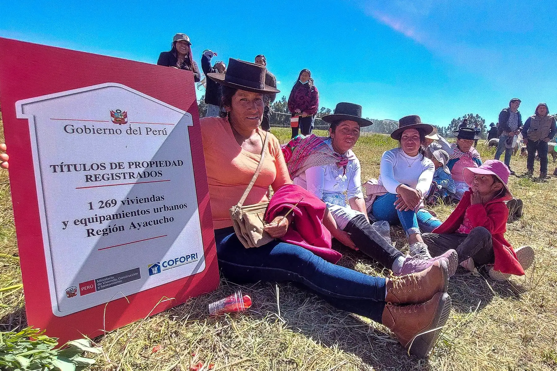El Organismo de Formalización de la Propiedad Informal -  COFOPRI, impulsa campaña para entregar títulos de propiedad a pobladores de la región Ayacucho.
Foto: COFOPRI