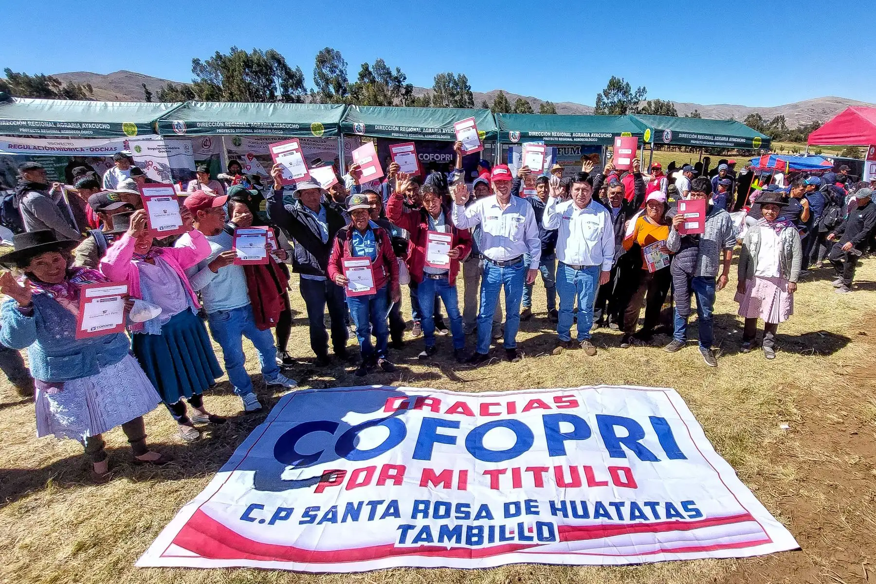 El Organismo de Formalización de la Propiedad Informal -  COFOPRI, impulsa campaña para entregar títulos de propiedad a pobladores de la región Ayacucho.
Foto: COFOPRI