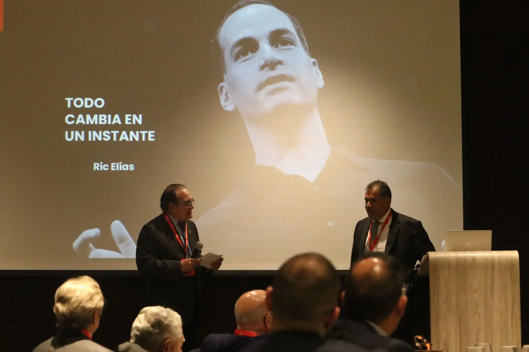 El ministro  Juan Carlos Mathews se reúne con asociados de la Cámara de Comercio Americana del Perú (AmCham Perú), y miembros de la comunidad empresarial.  Brinda exposición el “Estado de los Acuerdos Comerciales y la Reactivación Turística”. Lima.FOTO:ANDINA/Hector Vinces.