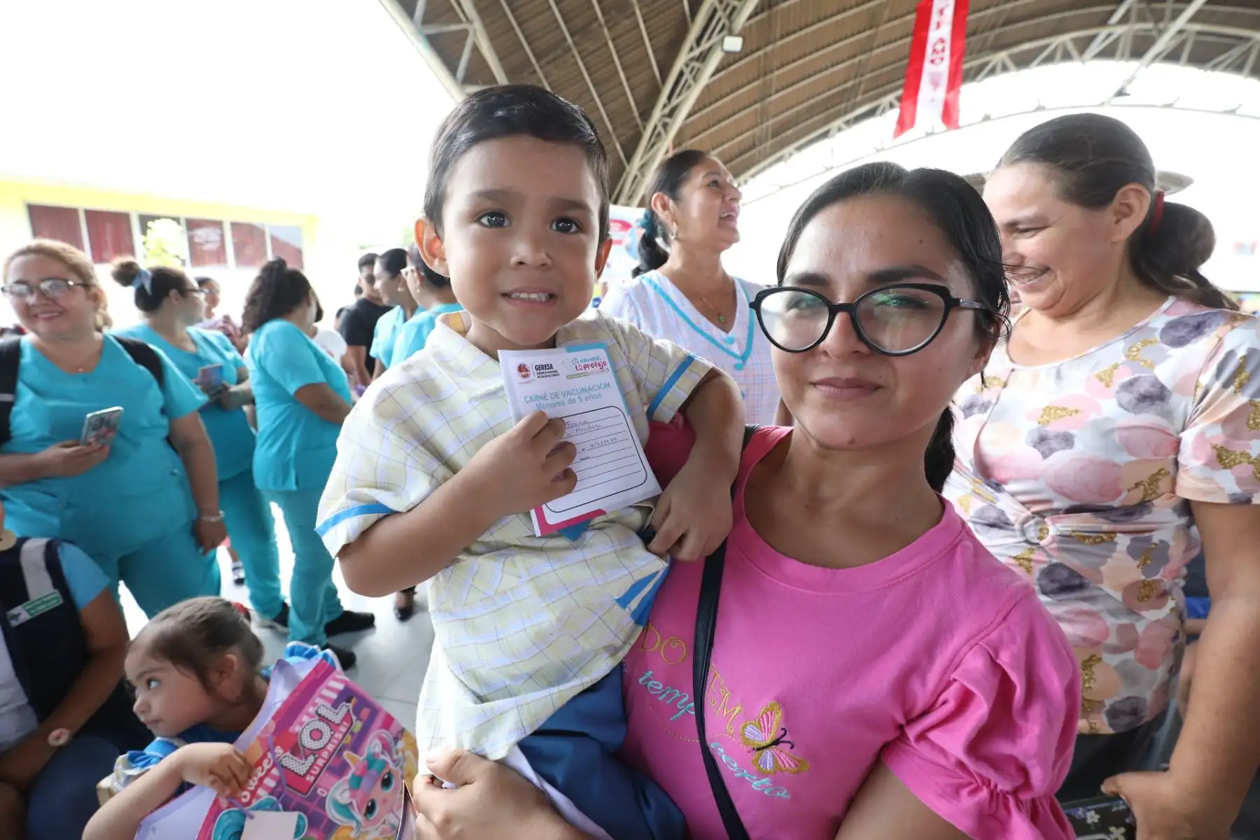 Un total de 109 360 niñas y niños menores de cinco años de edad de la región Loreto serán protegidos contra la polio y el sarampión durante la campaña de vacunación “Por un país libre de polio y sarampión” que el Ministerio de Salud (Minsa) y la Gerencia Regional de Salud (Geresa) realizarán todo el mes de julio.
Foto: Minsa