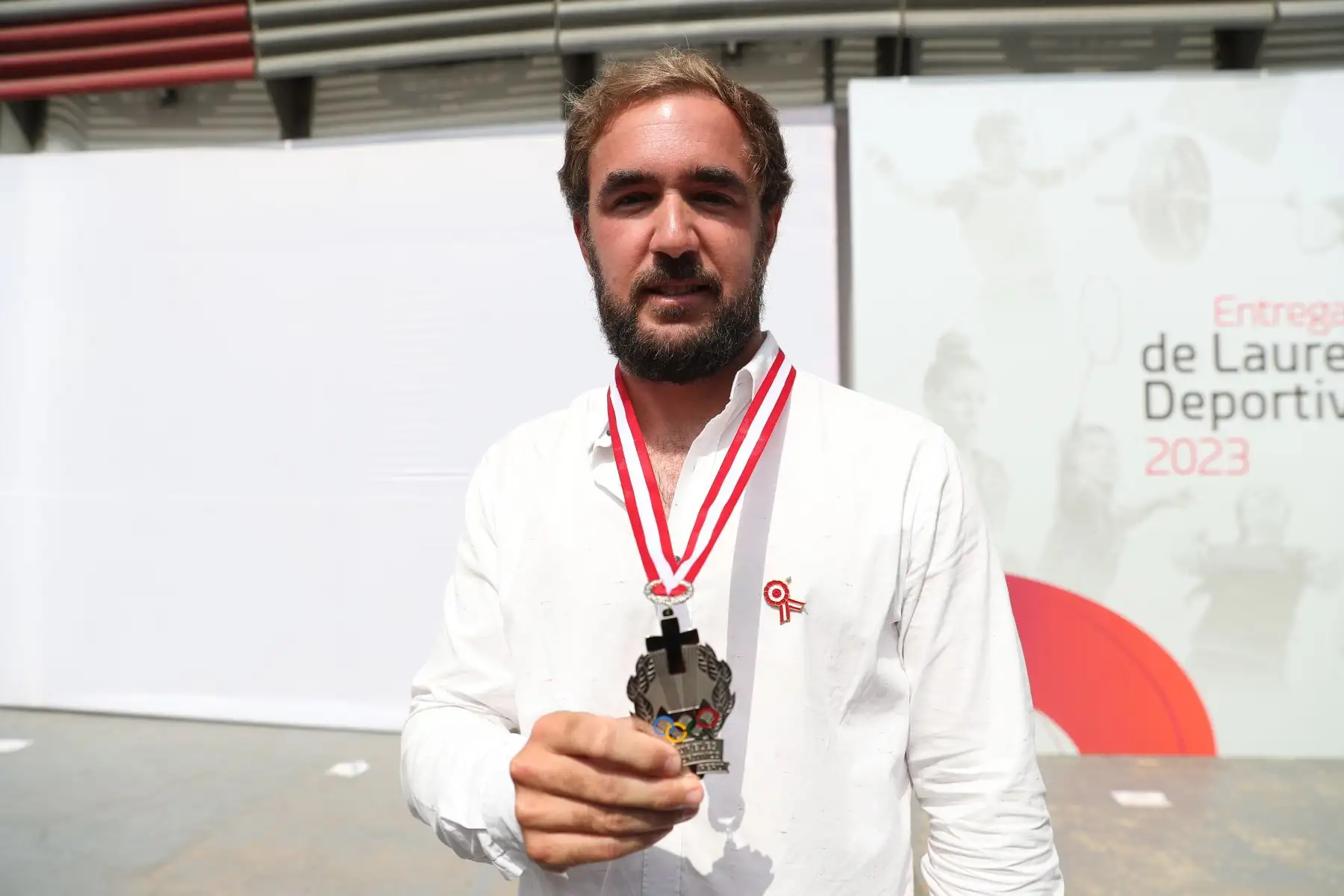 Jean Paul de Trazegnies, deportista en vela, recibió los Laureles Deportivos del Perú 2023 debido a sus importantes logros en su disciplina deportiva. Foto: ANDINA/Daniel Bracamonte