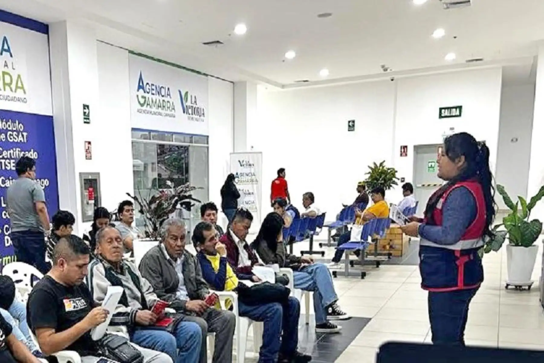 Considerando la demanda de orientación en temas laborales por la gratificación de julio instaló un módulo en la Plataforma de Servicios al Ciudadano, de la municipalidad de La Victoria. Foto: cortesía Sunafil.