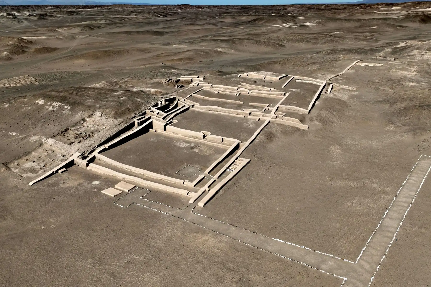 El centro ceremonial Cahuachi de la cultura Nasca floreció entre los 400 a.C. hasta los 450 d.C. Luego se convirtió en necrópolis. Su nombre significa lugar donde viven los videntes.  Foto: Diario Oficial El Peruano / Braian Reyna