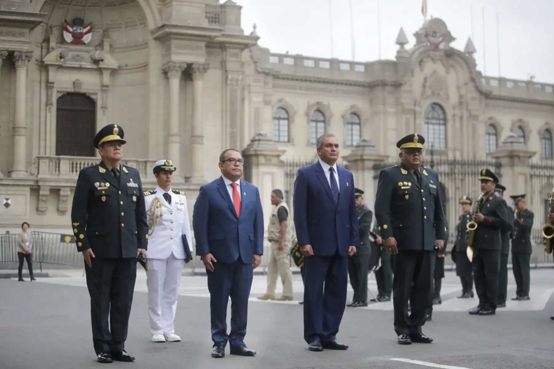 El presidente del Consejo de MInistros, Alberto Otárola, y el ministro del Interior, Vicente Romero, encabezaron ceremonia por el 40 aniversario de la Dircote.

Foto: ANDINA/Juan Carlos Guzmán Negrini