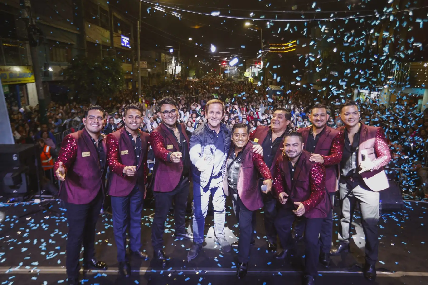 La municipalidad de Magdalena del Mar programó una seríe de actividades artísticas y culturales para los vecinos para celebrar el 151° aniversario del distrito. De esta manera, se realizaron las presentaciones del elenco de la Escuela Nacional de Folclore “José María Arguedas”, de Max Castro, Marisol y la Magia del Norte, Pedro Suárez Vértiz-La Banda, Hernán Vidaurre, los Hermanos Yaipén, el Show infantil de la china y así como un sesión solemne presidida por el alcalde del distrito Francis Allison.
Foto: ANDINA/Muni Magdalena del Mar
