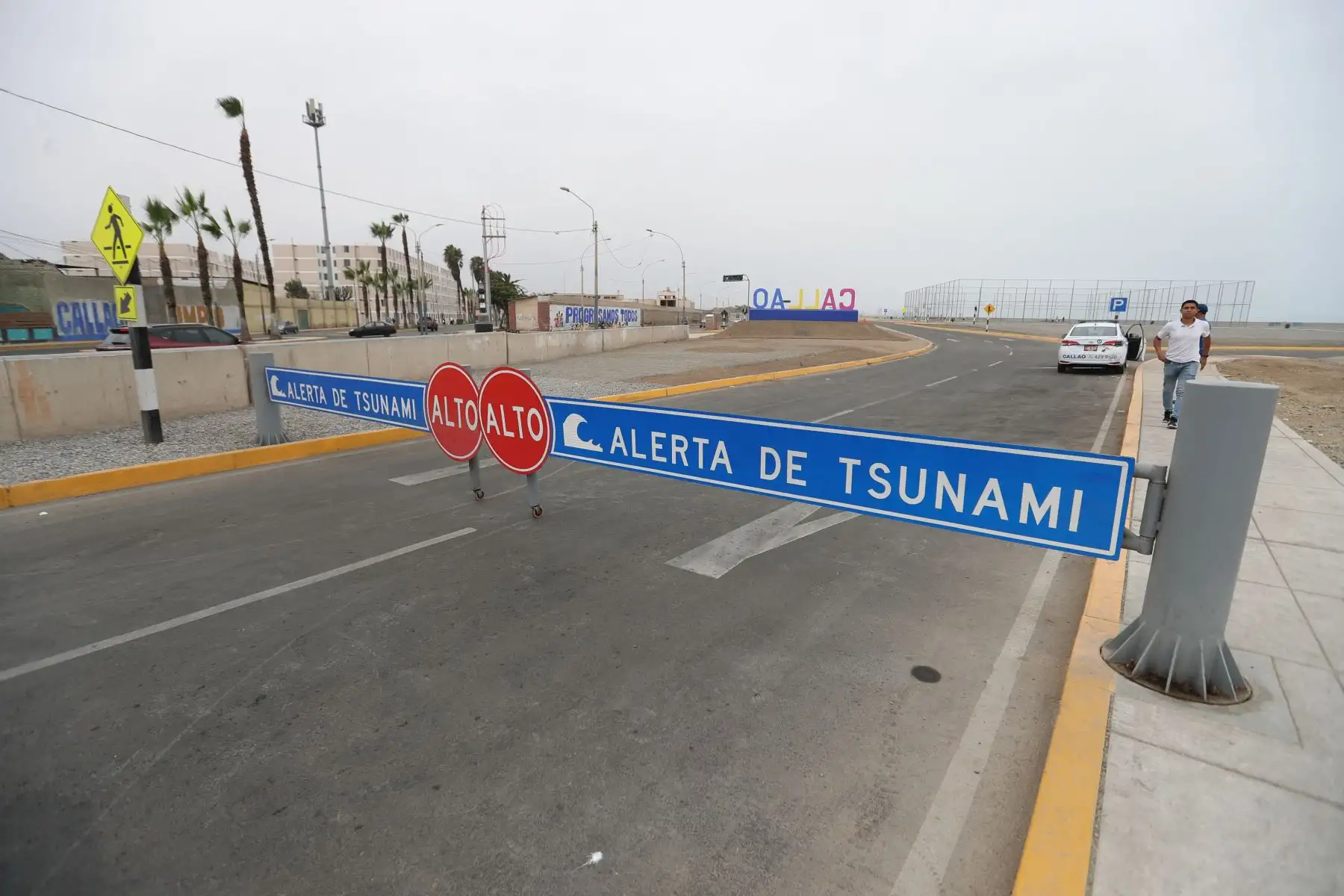 Oleaje anómalo en la costa peruana provoca el cierre de la Costa Verde en el Callao. Se observaron lobos marinos muertos varados en las playas de La Punta. Foto: ANDINA/Daniel Bracamonte