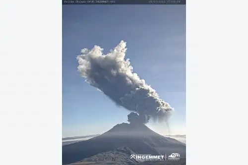 A las 07:47 horas de hoy, 6 de julio del 2023, se registró una nueva explosión en el volcán Ubinas, región Moquegua. Foto: Ingemmet