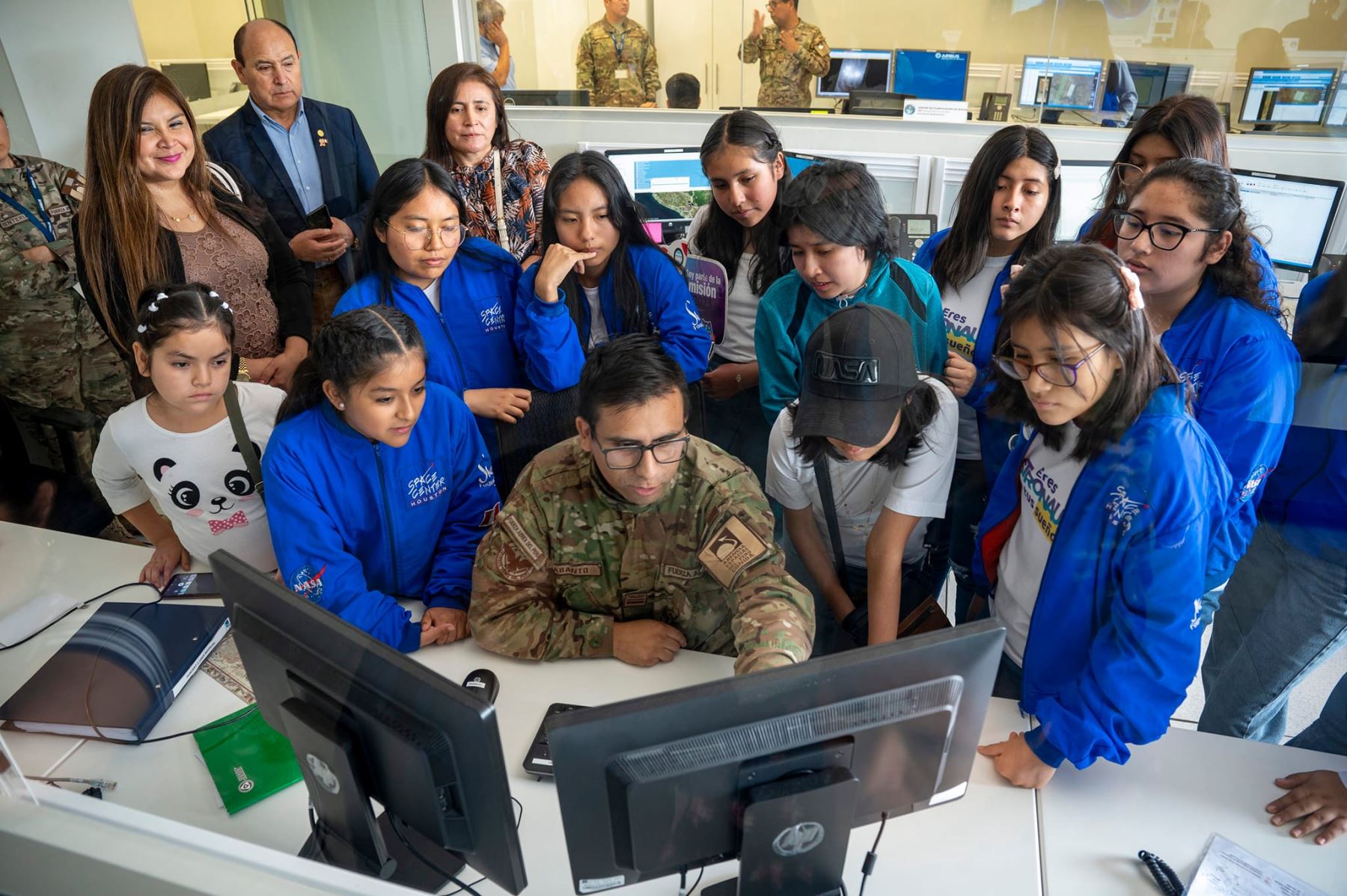 Niñas peruanas participan del programa “Resolute Sentinel 2023”