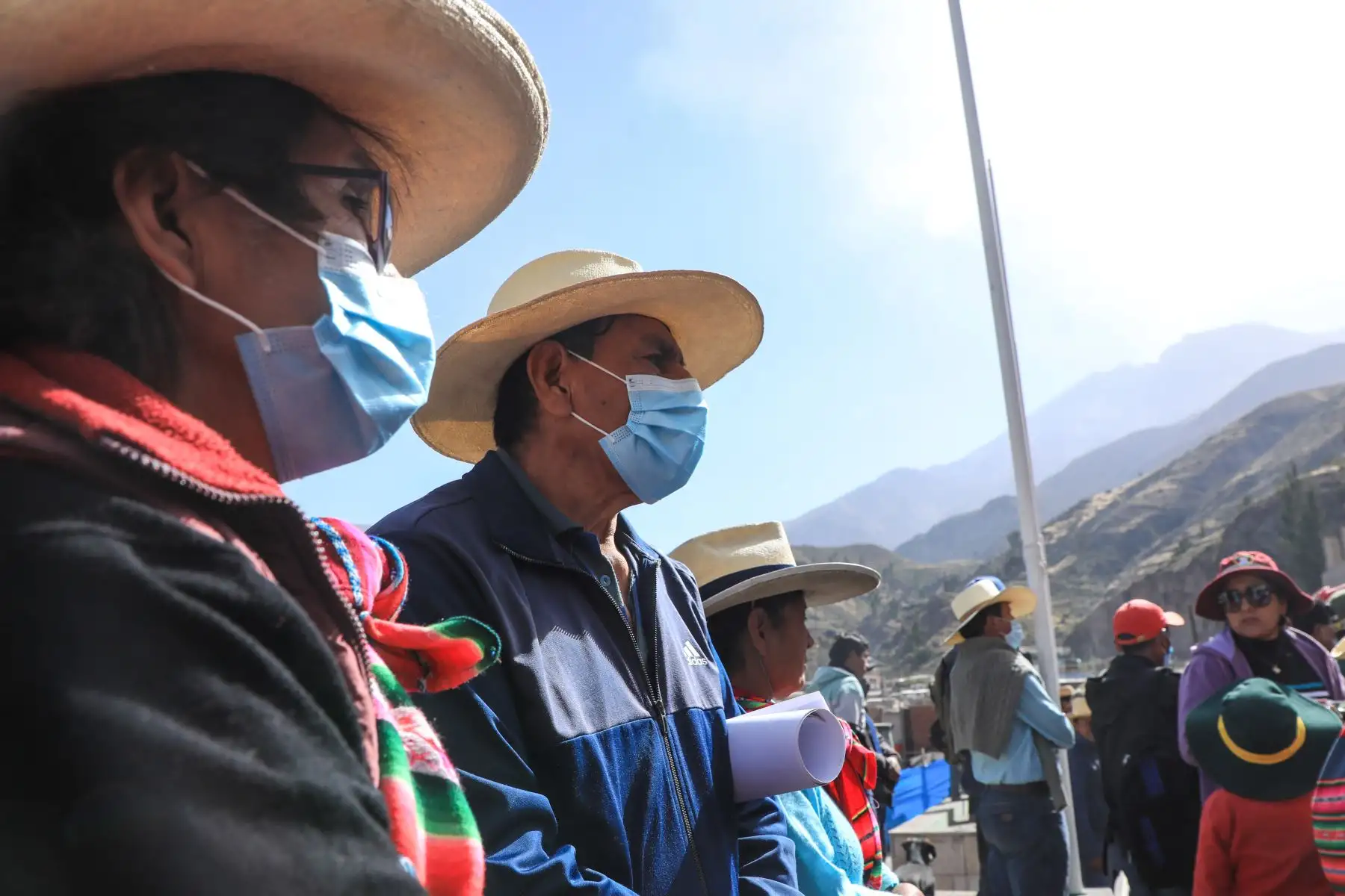 La ministra de Transportes y Comunicaciones, Paola Lazarte, llegó al albergue Sirahuaya para reunirse con diversas autoridades de la zona con el fin de conocer las necesidades urgentes de la ciudadanía por el proceso eruptivo del volcán Ubinas en Moquegua. 
Foto: ANDINA/MTC
