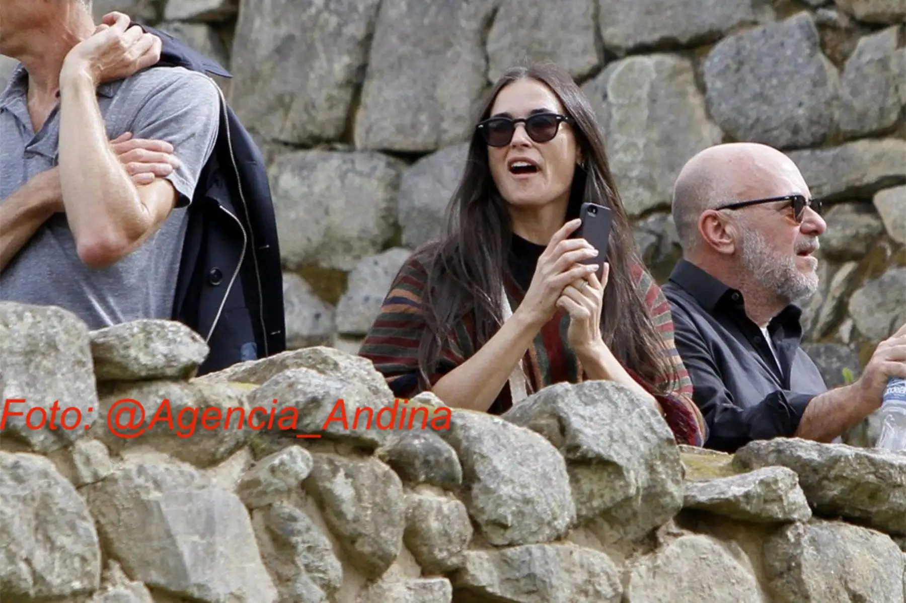 Cusco - 20 octubre 2016 /  La actriz estadounidense Demi Moore recorrió la ciudadela inca de Machu Picchu, una de las Maravillas del Mundo. Moore pasó casi desapercibida por los centenares de turistas que llegaron al Cusco. Foto: ANDINA/ Percy Hurtado