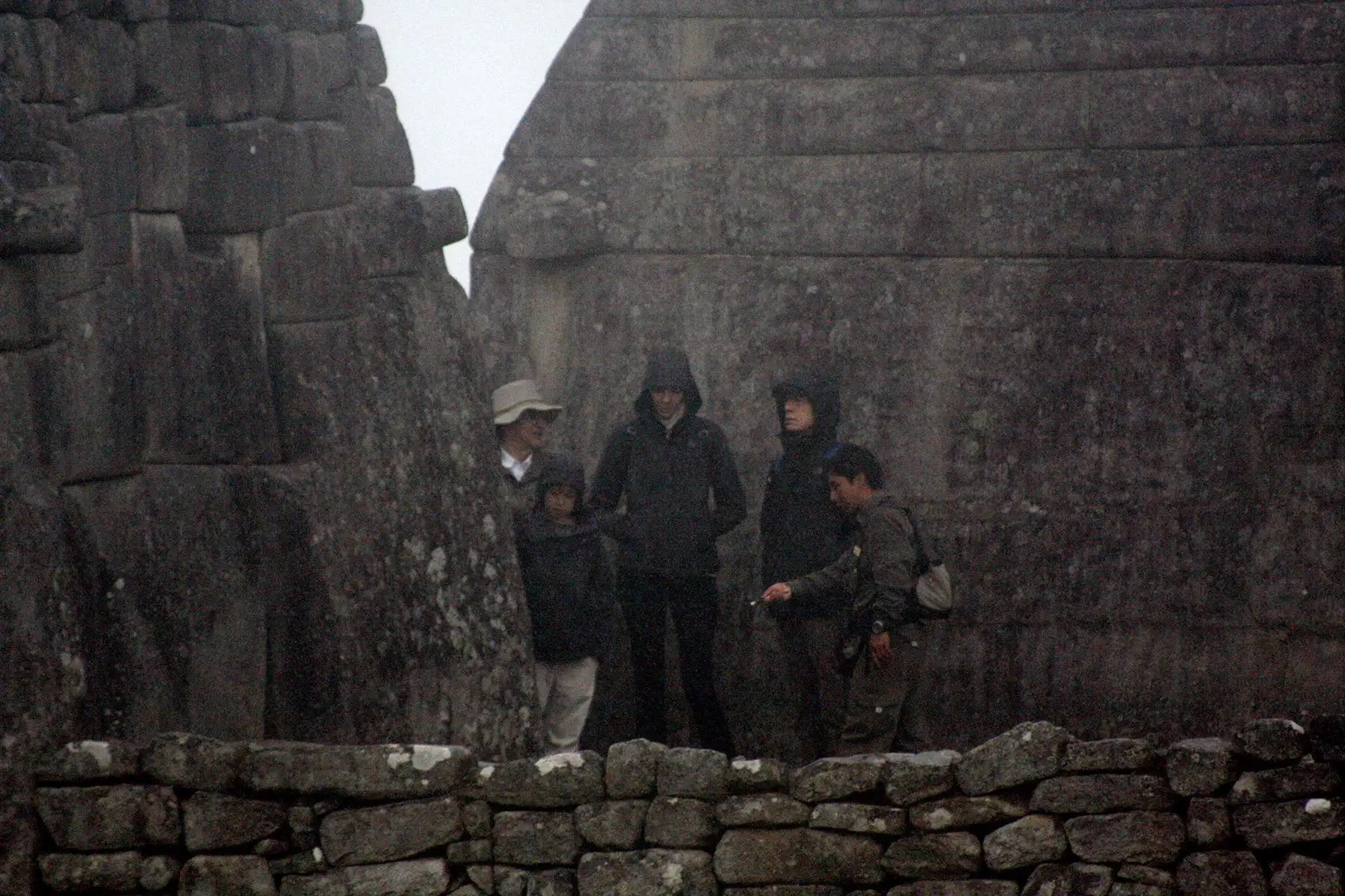 Cusco - 14 octubre 2011 / El cantante Mick Jagger junto a su hijo Lucas Maurice y su pareja L