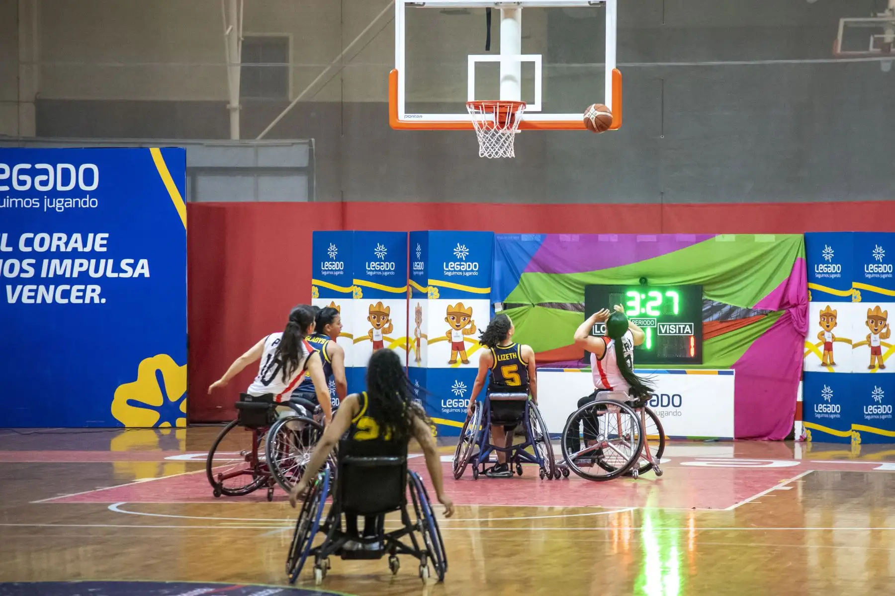 El Clasificatorio a los próximos Juegos Parapanamericanos reúne a países de Argentina, Bolivia, Colombia, El Salvador, Venezuela y Perú, convocando a más de 100 Para deportistas, entre damas y varones, hasta el 9 de julio. Todos ellos se hospedan en el albergue del Estadio Atlético de Legado, que cuenta con 45 habitaciones y zonas de entretenimiento, garantizando así el traslado seguro de los Para deportistas dentro de Legado VIDENA.
Foto: ANDINA/Legado